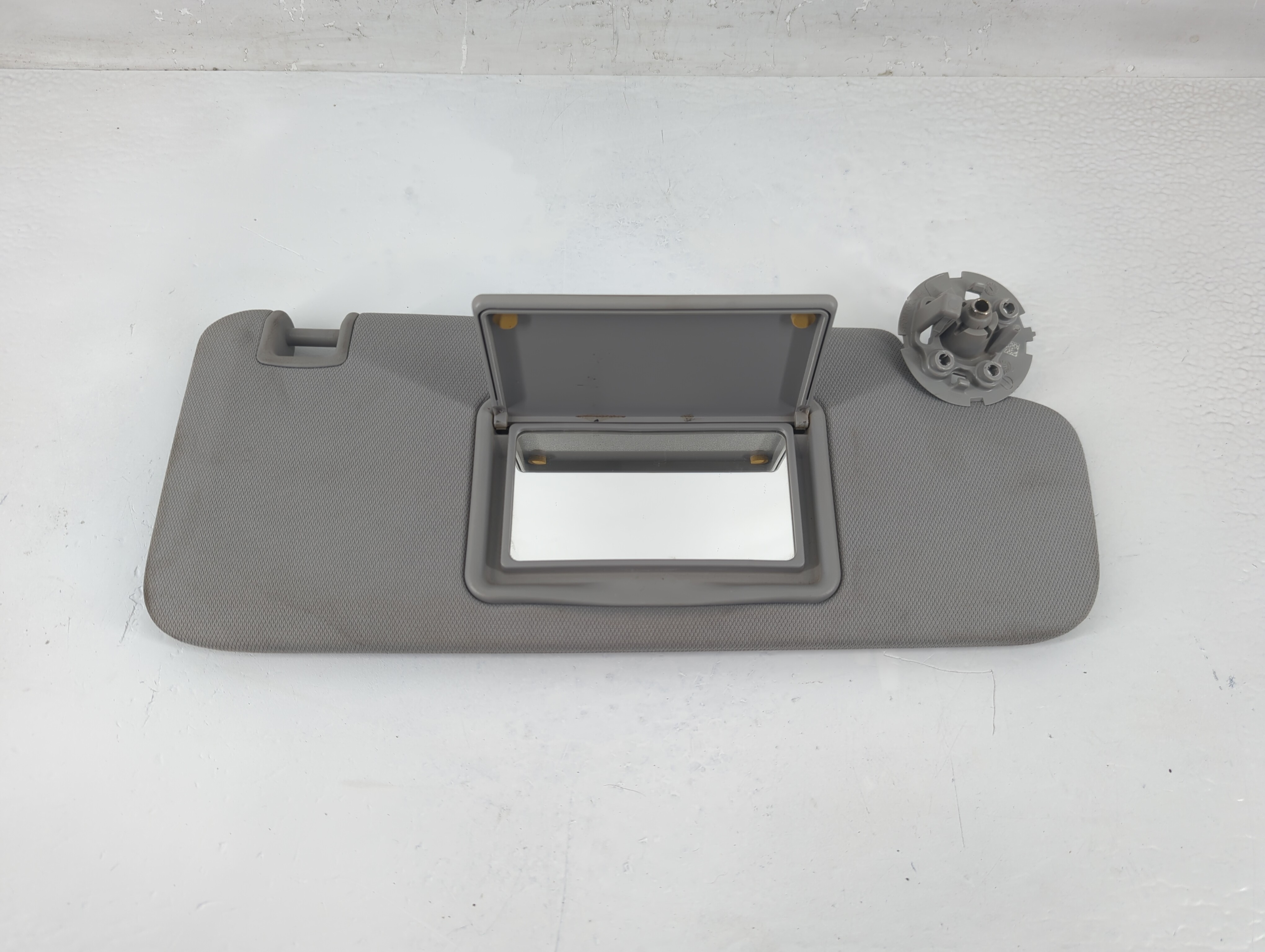 Picture of 2016-2021 Chevrolet Malibu Passenger Sun Visor Mirror Right Sunvisor 1194384