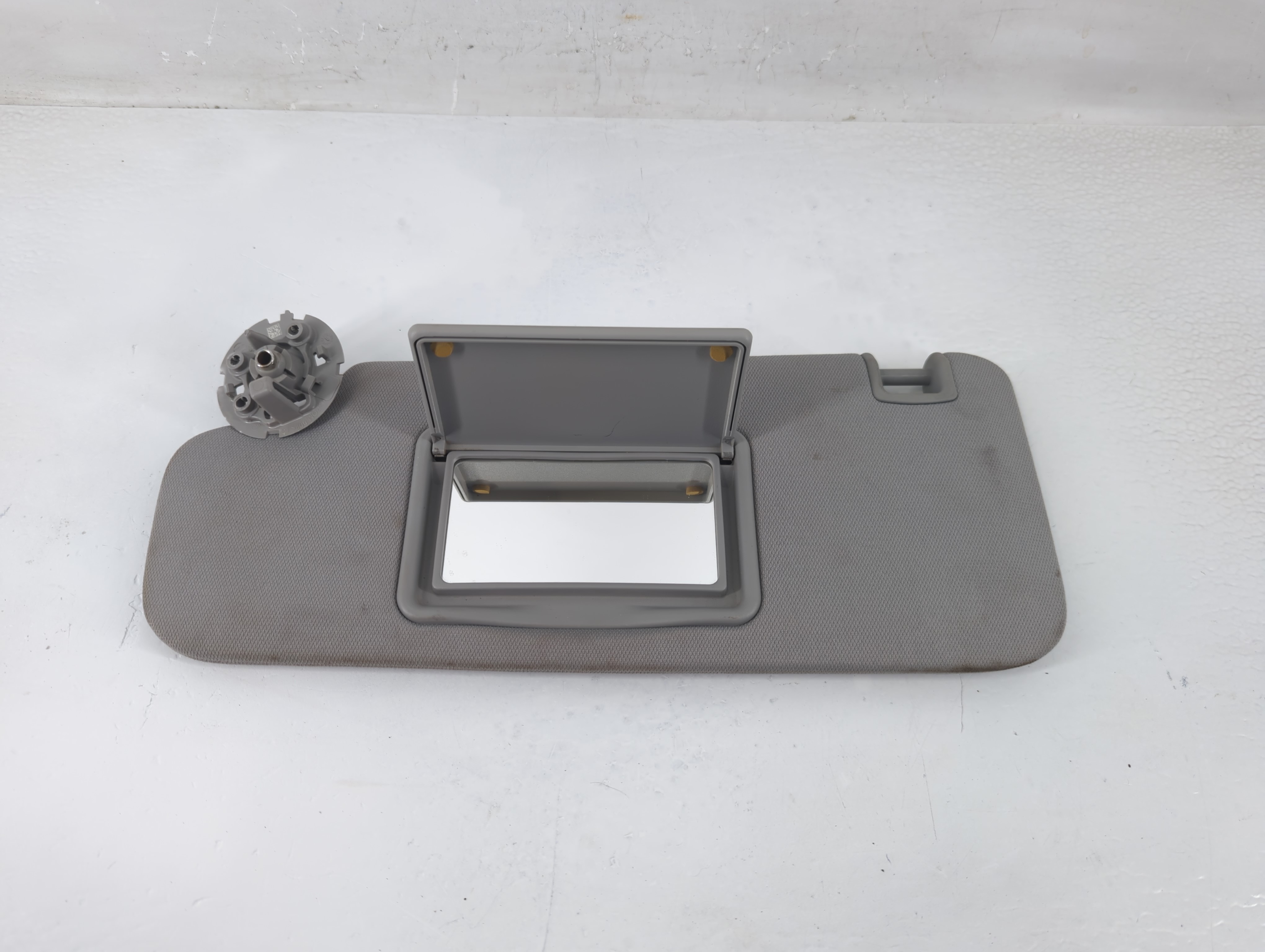 Picture of 2016-2021 Chevrolet Malibu Driver Sun Visor Mirror Left Sunvisor 1194385