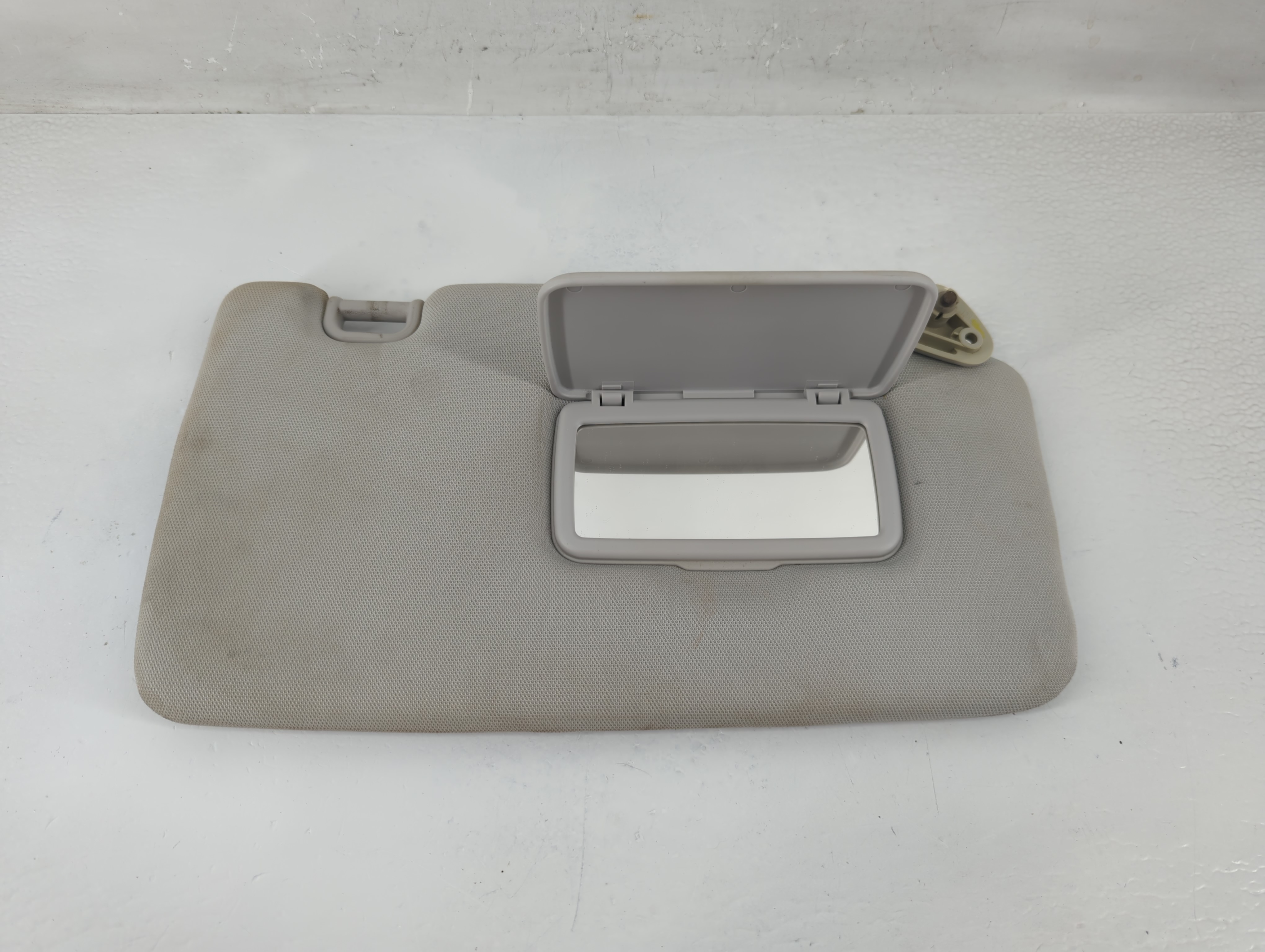 Picture of 2014-2016 Subaru Forester Passenger Sun Visor Mirror Right Sunvisor 1194387