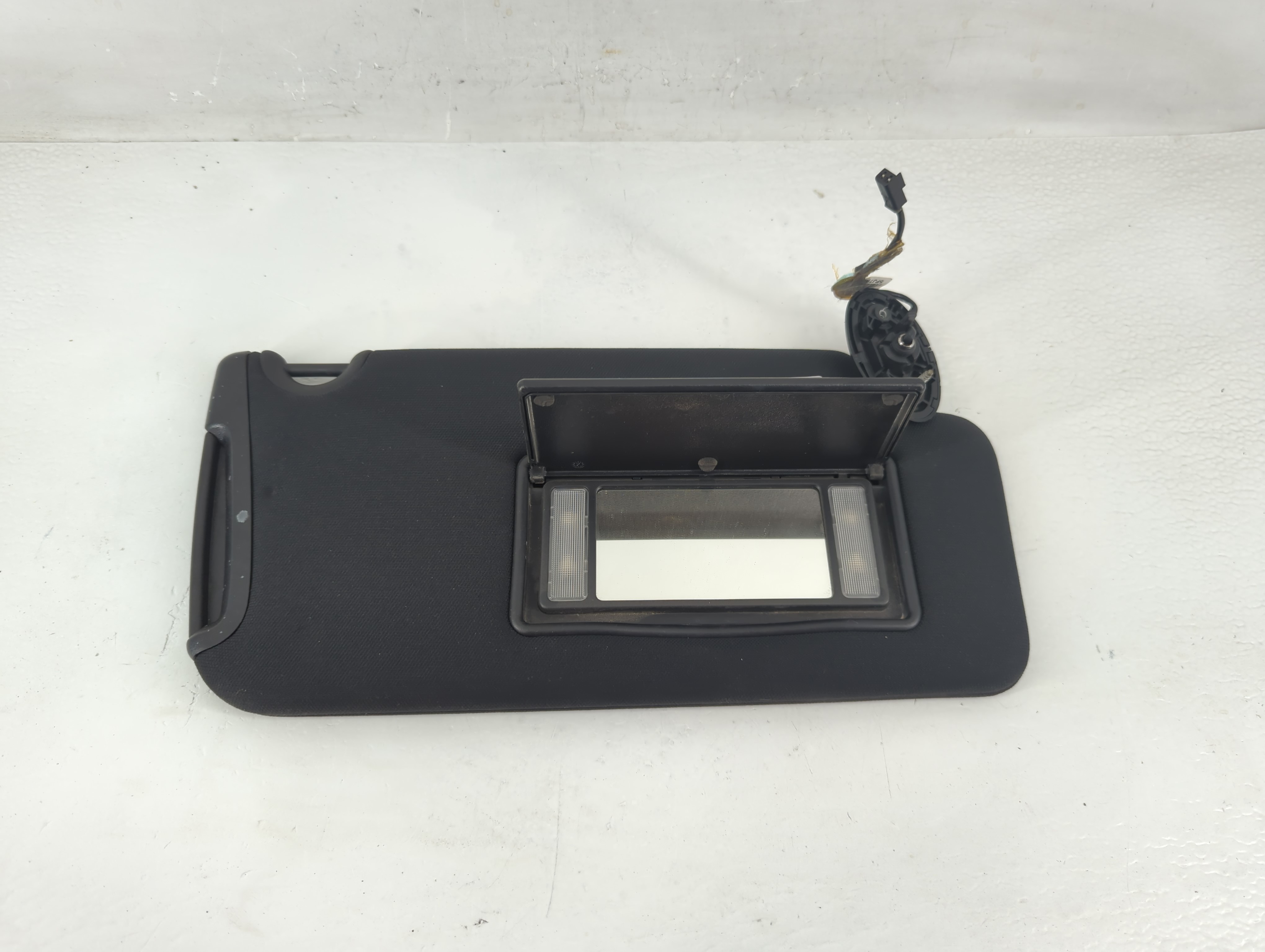 Picture of 2015-2022 Dodge Charger Passenger Sun Visor Mirror Right Sunvisor Black 1194392