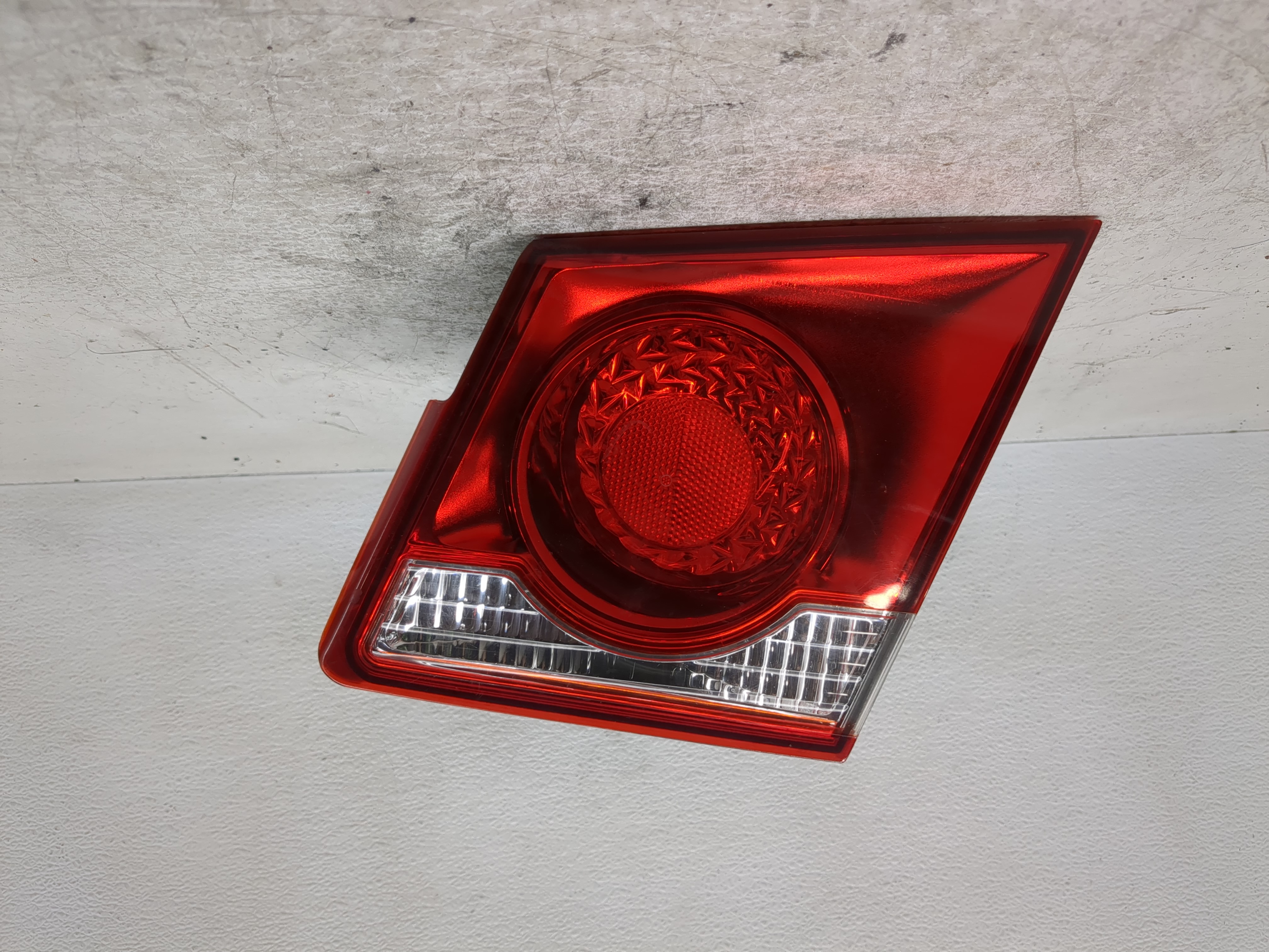 Picture of 2011-2016 Chevrolet Cruze Passenger Right Side Tail Light Taillight Oem 1194415