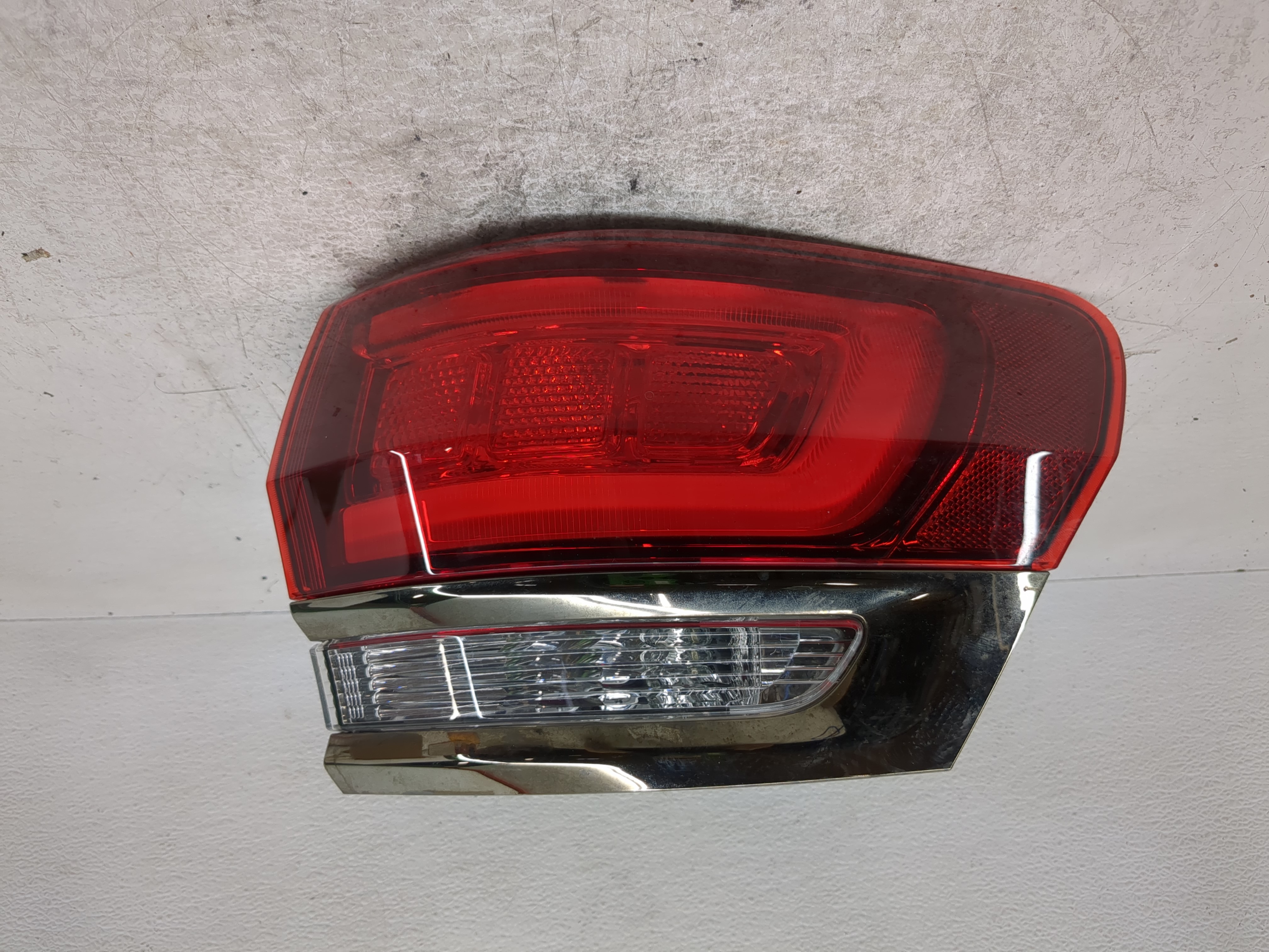 2015 Jeep Grand Cherokee Passenger Right Side Tail Light Taillight Oem 1194420 - Oemusedautoparts1.com