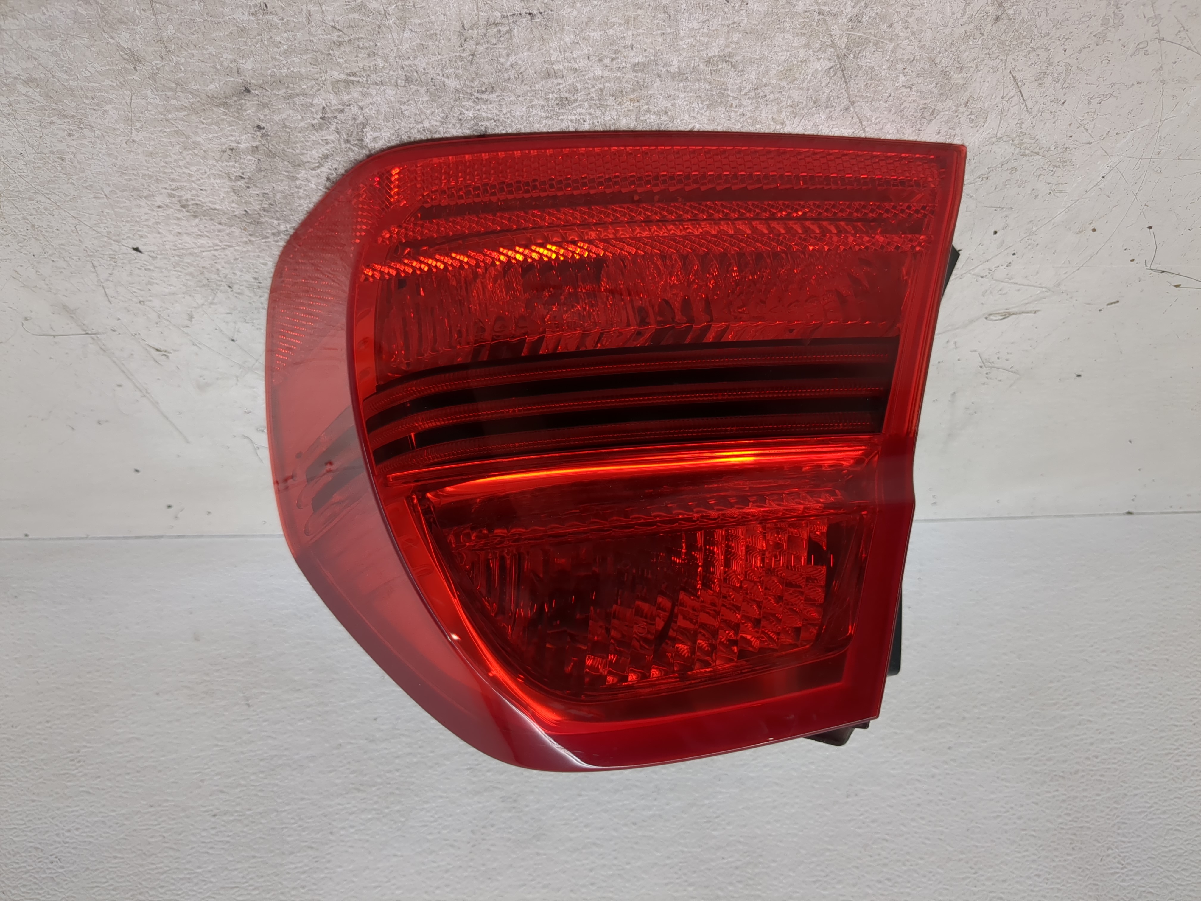 2007-2008 Bmw 328i Passenger Right Side Tail Light Taillight Oem 1194424 - Oemusedautoparts1.com