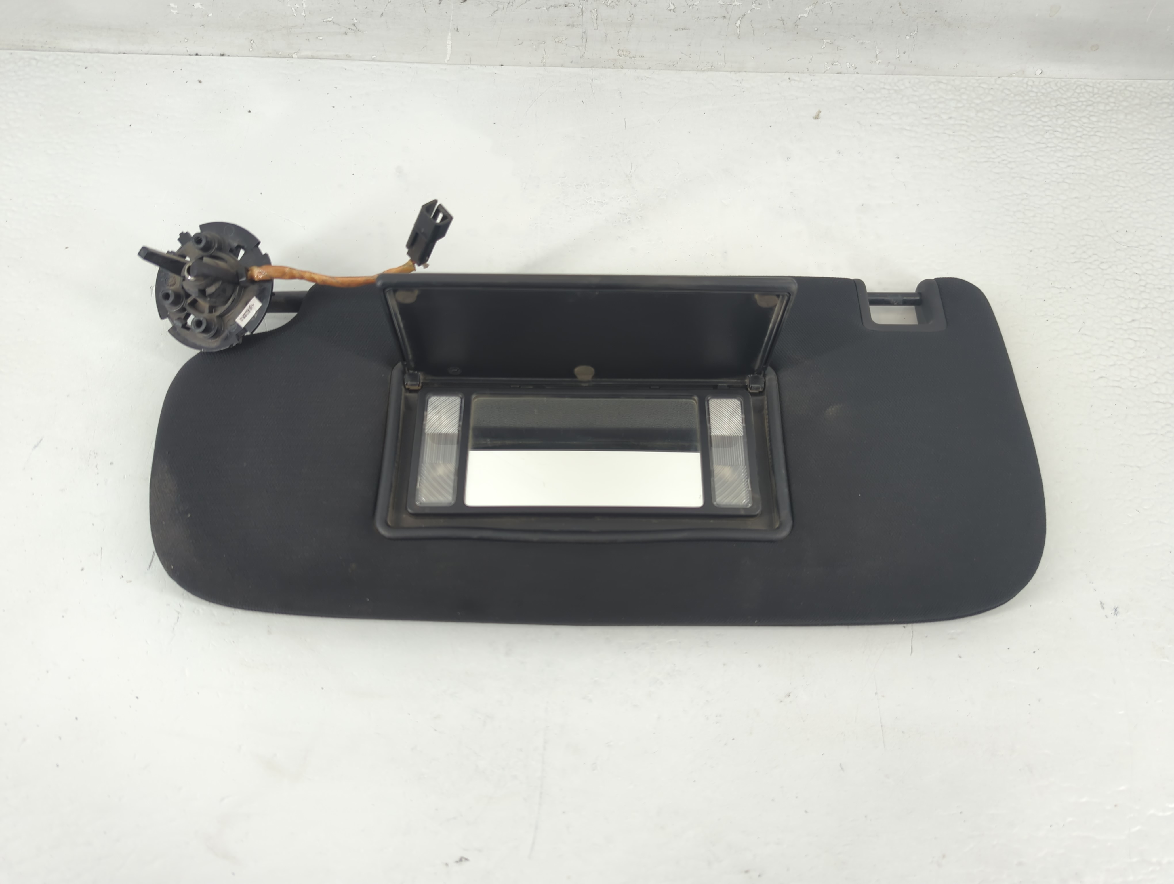2014-2022 Jeep Grand Cherokee Driver Sun Visor Mirror Left Sunvisor 1194542 - Oemusedautoparts1.com