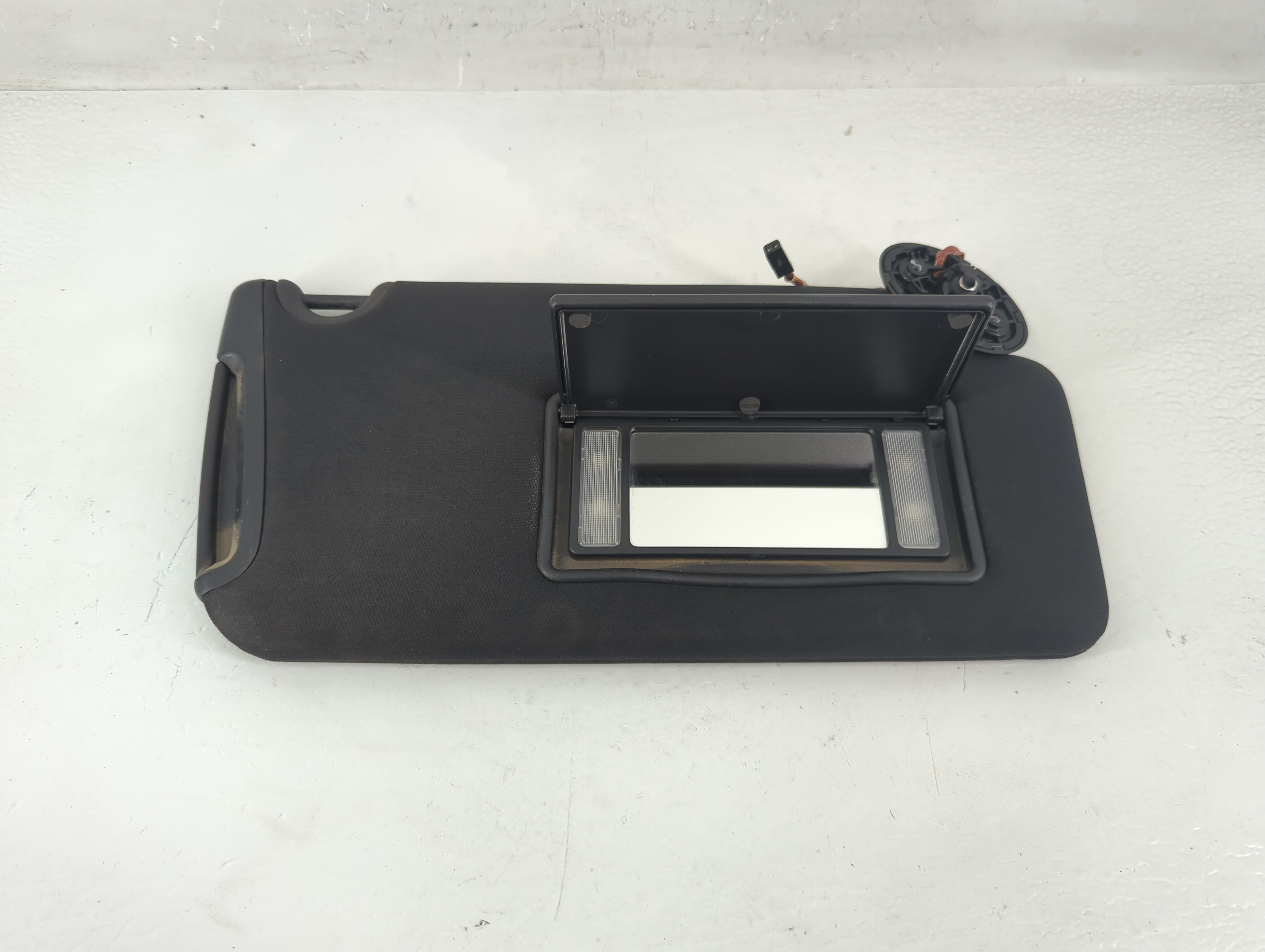 2015-2022 Dodge Charger Passenger Sun Visor Mirror Right Sunvisor Black 1194543 - Oemusedautoparts1.com