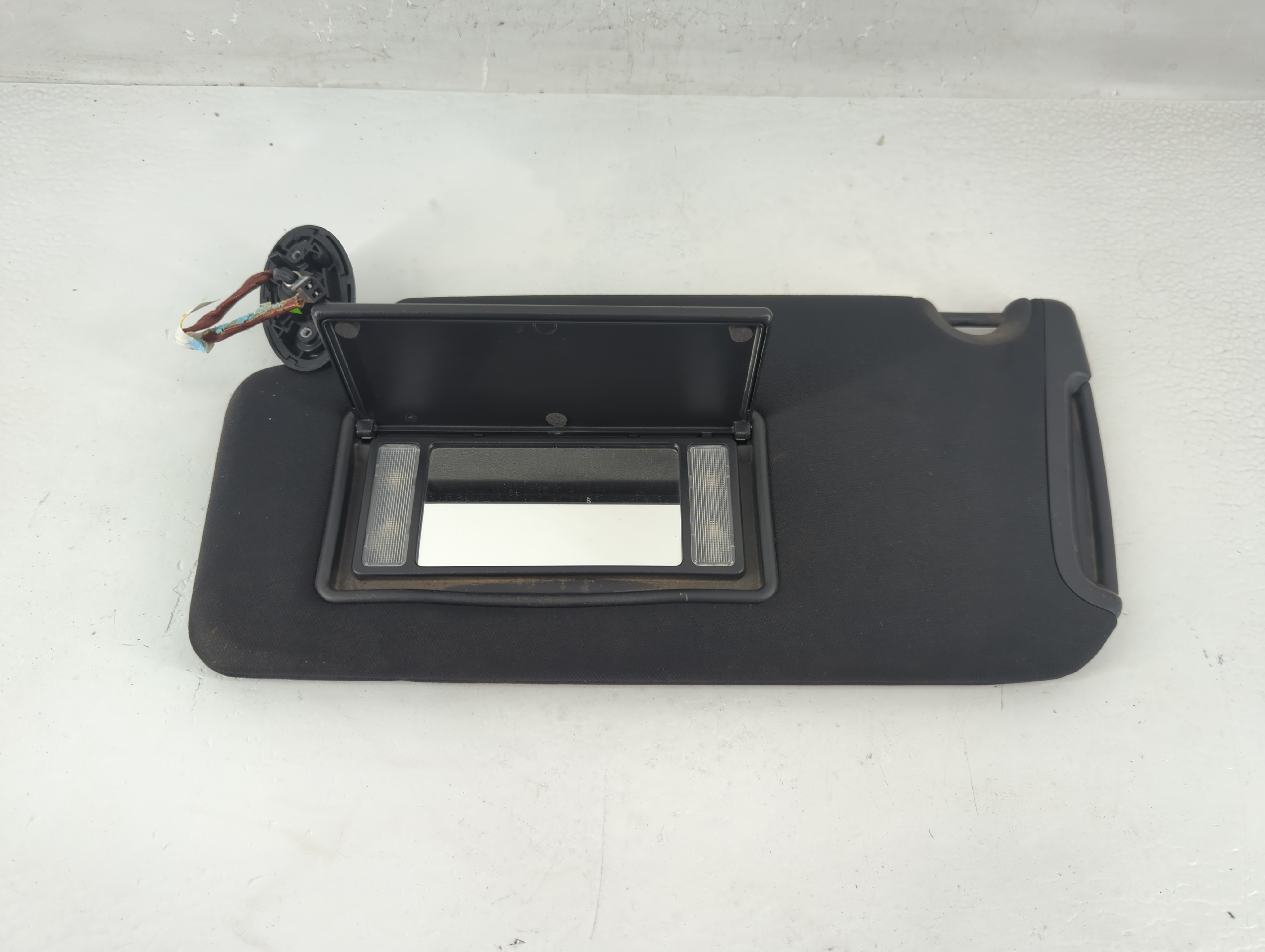 2015-2020 Dodge Charger Driver Sun Visor Mirror Left Sunvisor Black 1194544 - Oemusedautoparts1.com