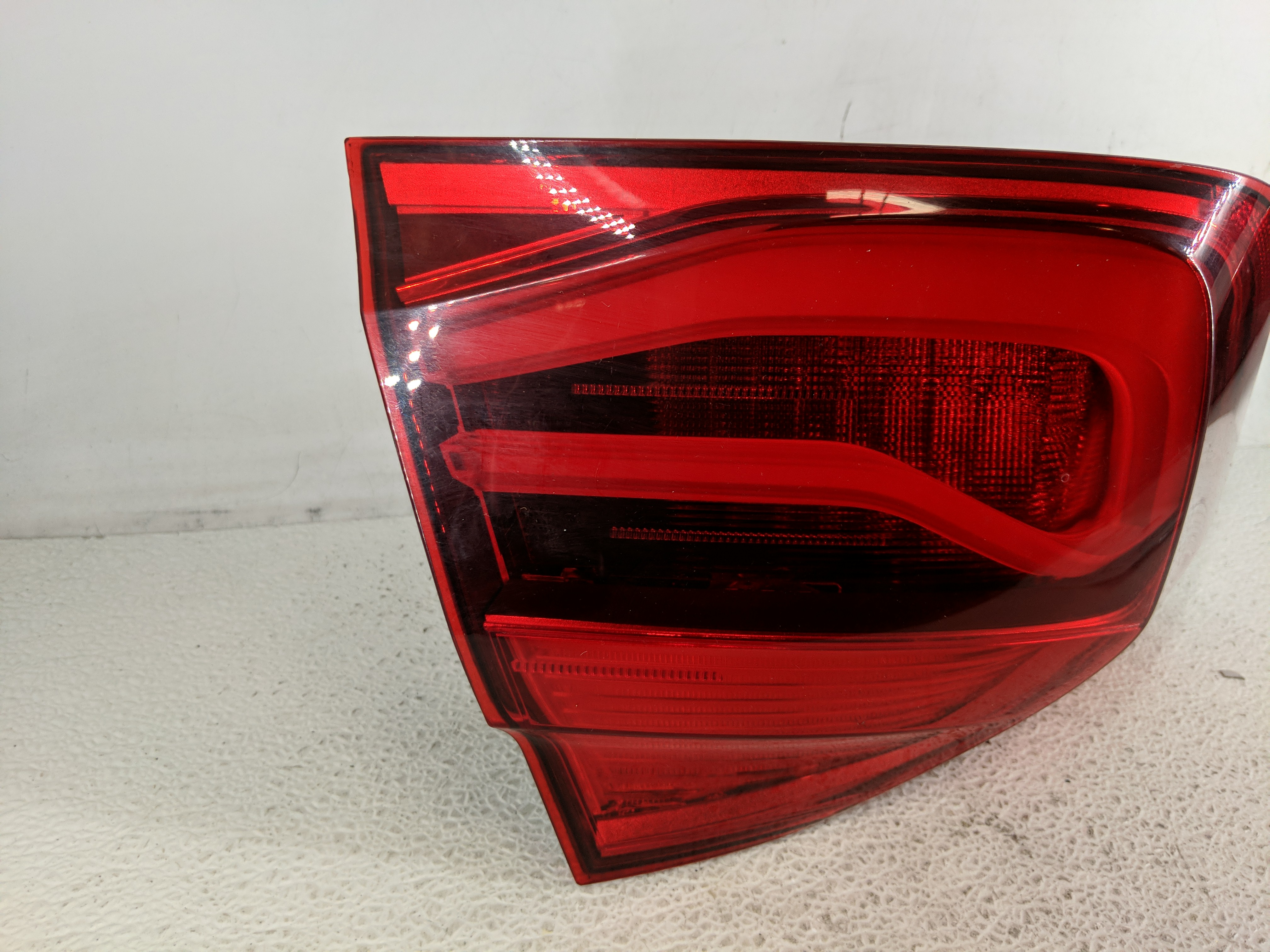 Mercedes-benz 320 Driver Left Side Tail Light Taillight Oem 1194571 - Oemusedautoparts1.com