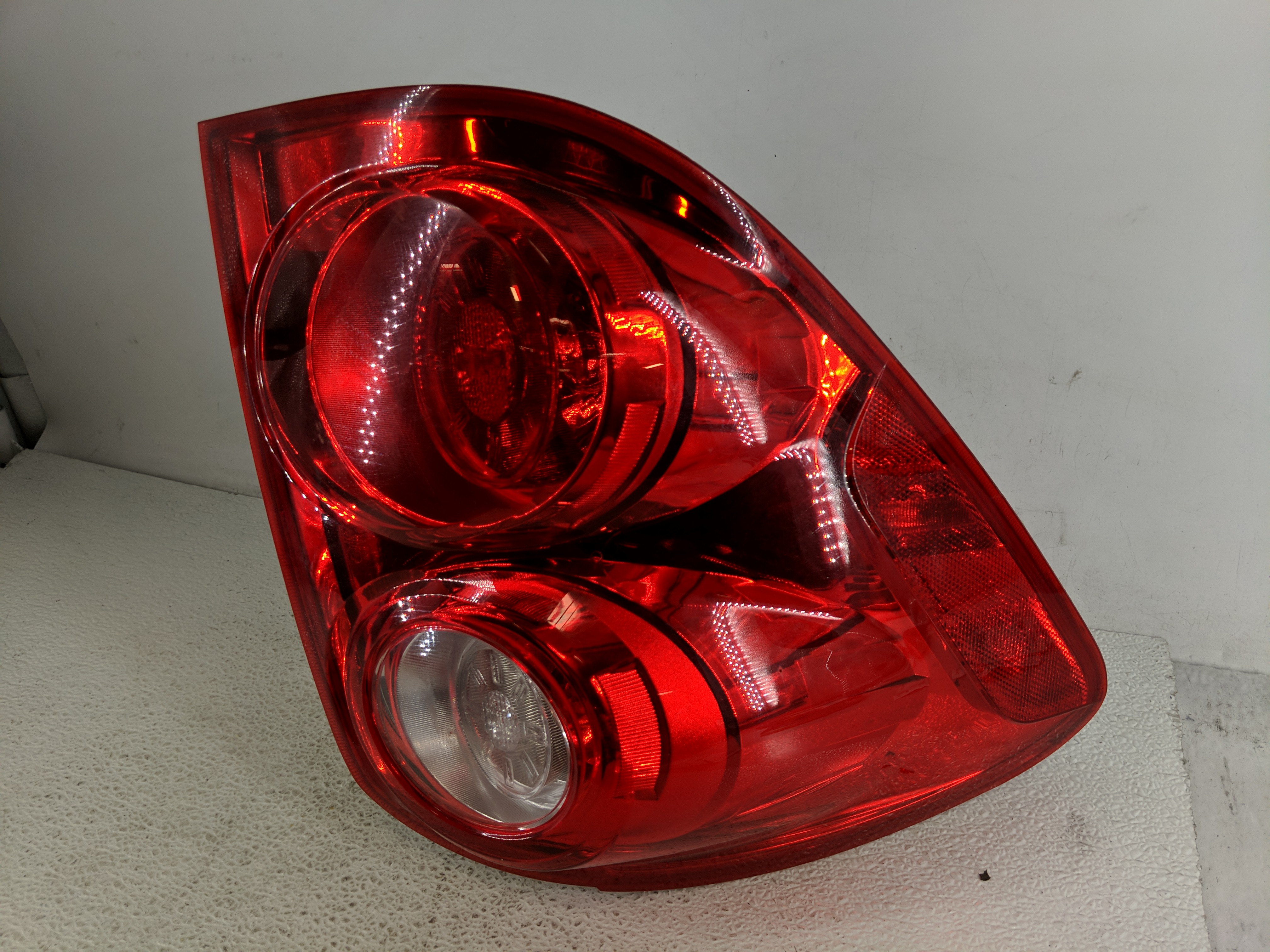 2010-2015 Chevrolet Equinox Driver Left Side Tail Light Taillight Oem 1194572 - Oemusedautoparts1.com
