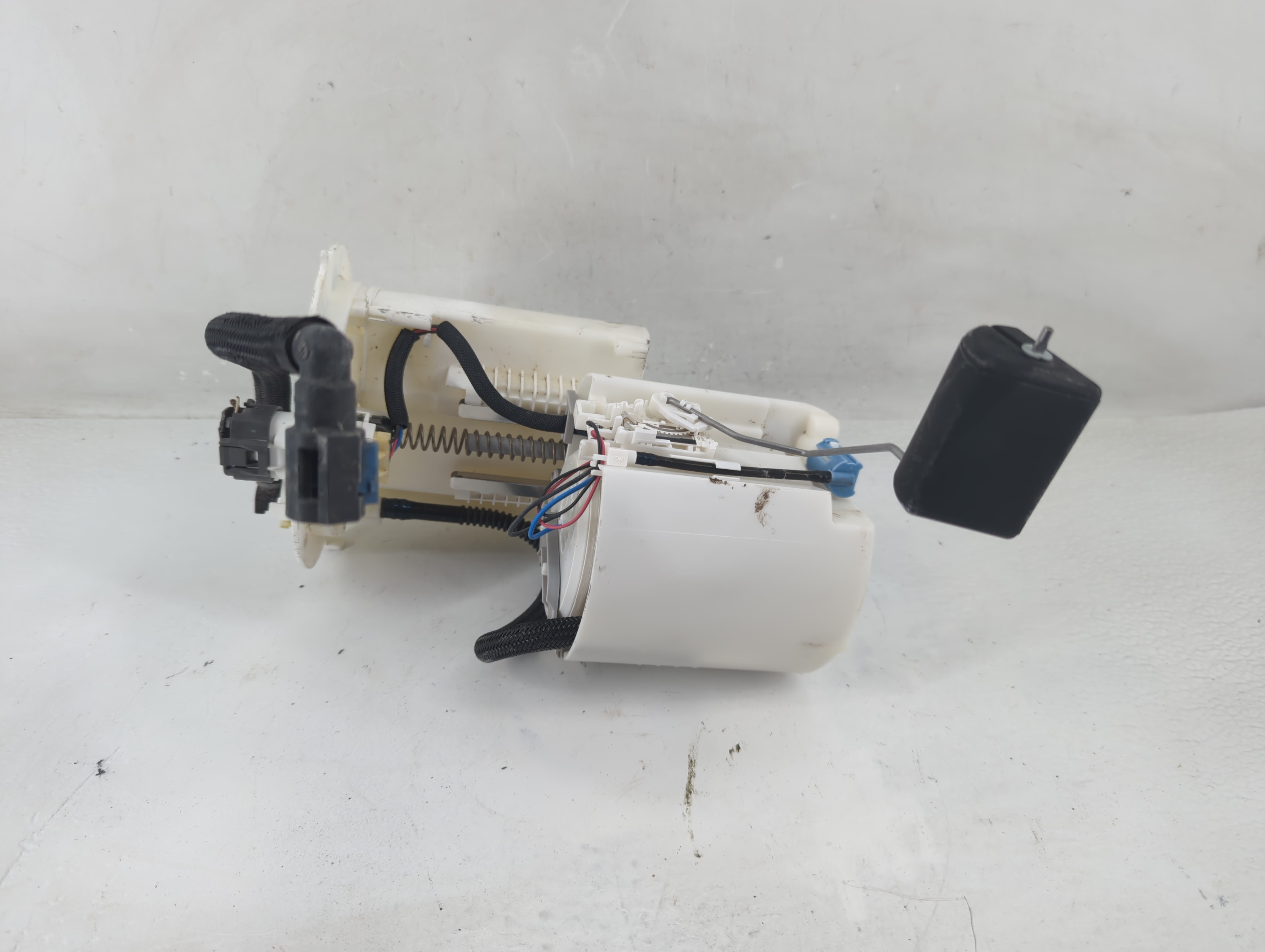 2011-2015 Toyota Prius Electrical Gas Fuel Pump Assembly 1194581 - Oemusedautoparts1.com