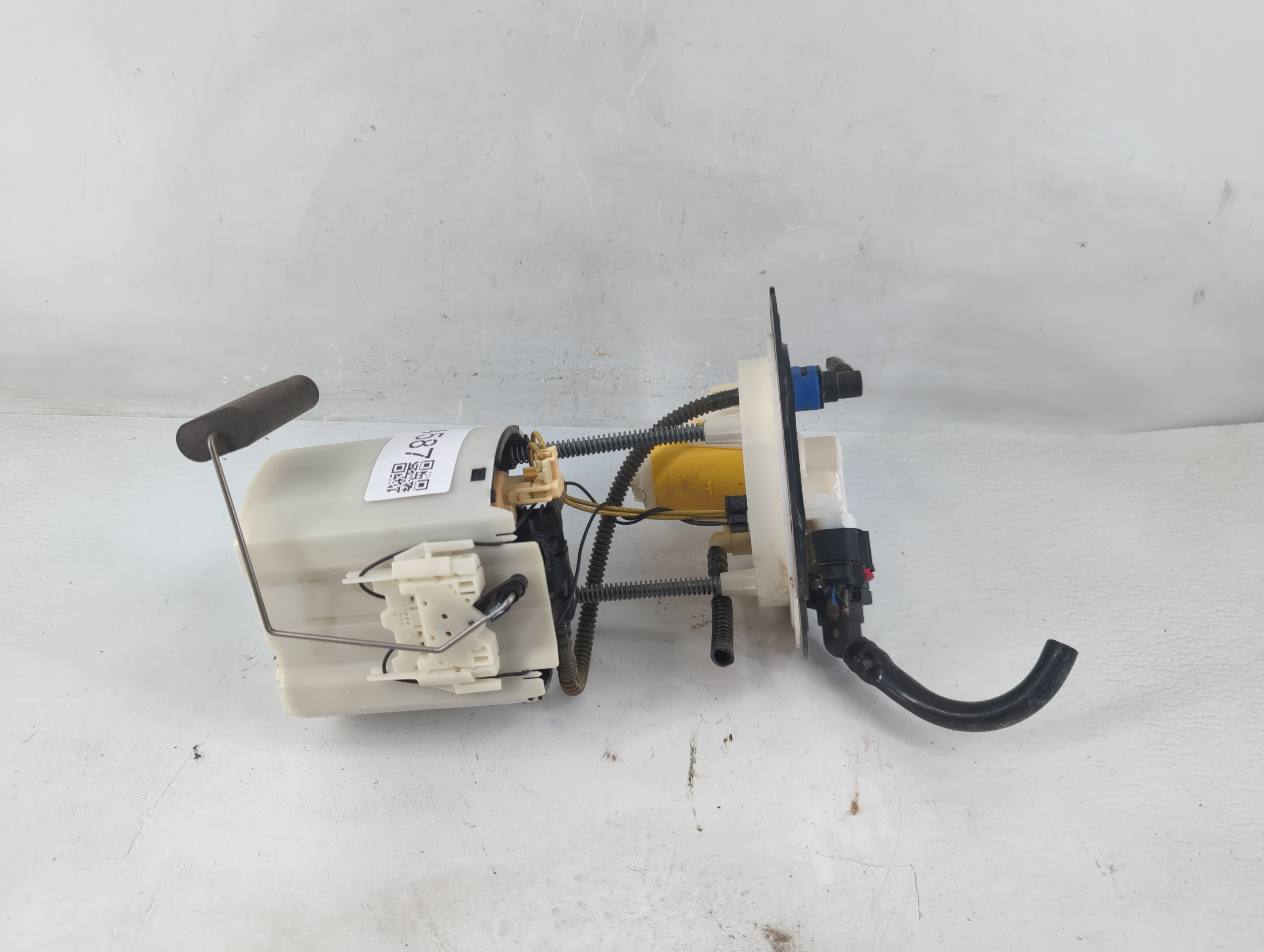 Picture of 2016-2017 Chevrolet Malibu Electrical Gas Fuel Pump Assembly 1194587