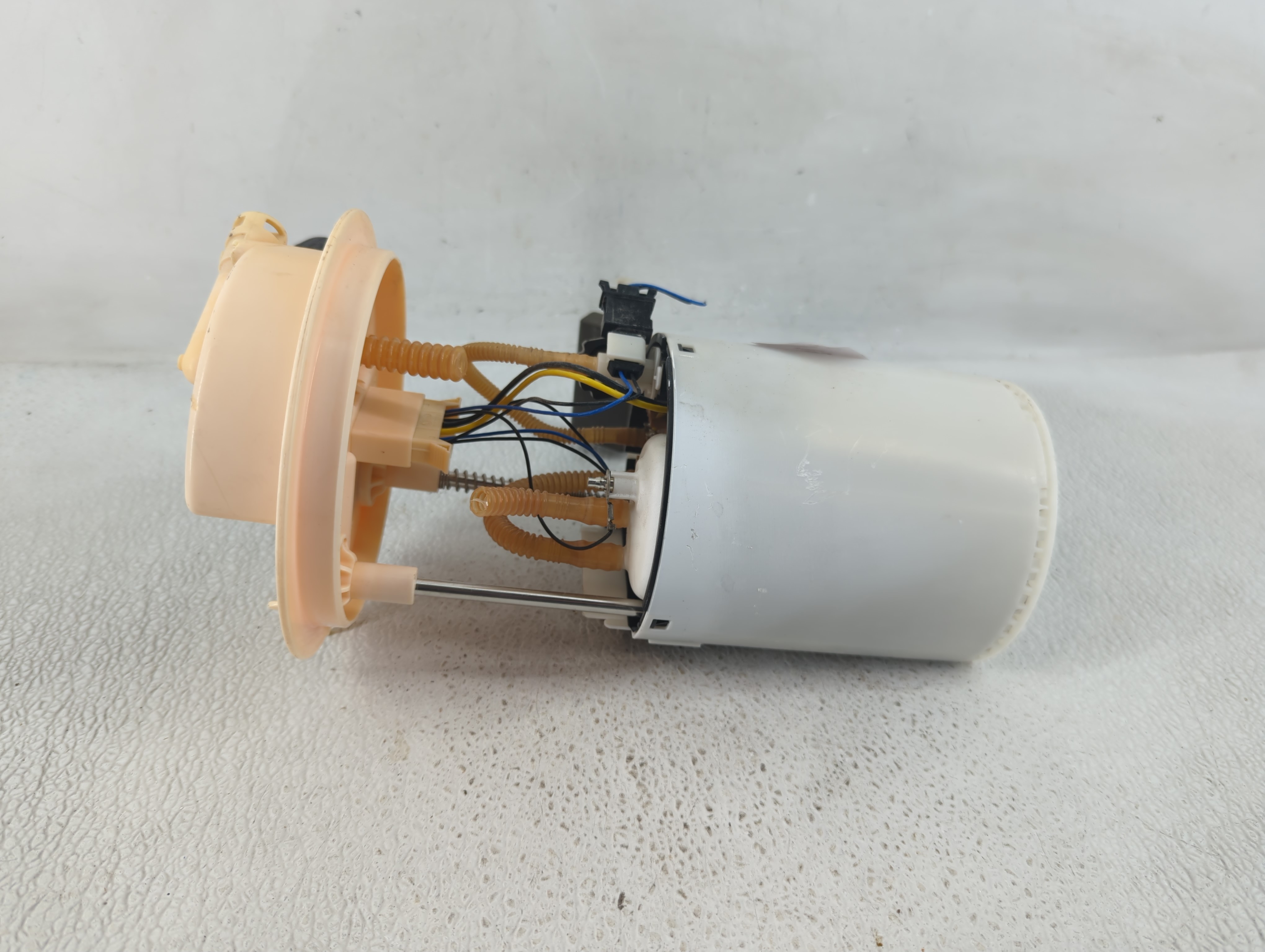 2015-2016 Volvo V60 Electrical Gas Fuel Pump Assembly 1194608 - Oemusedautoparts1.com