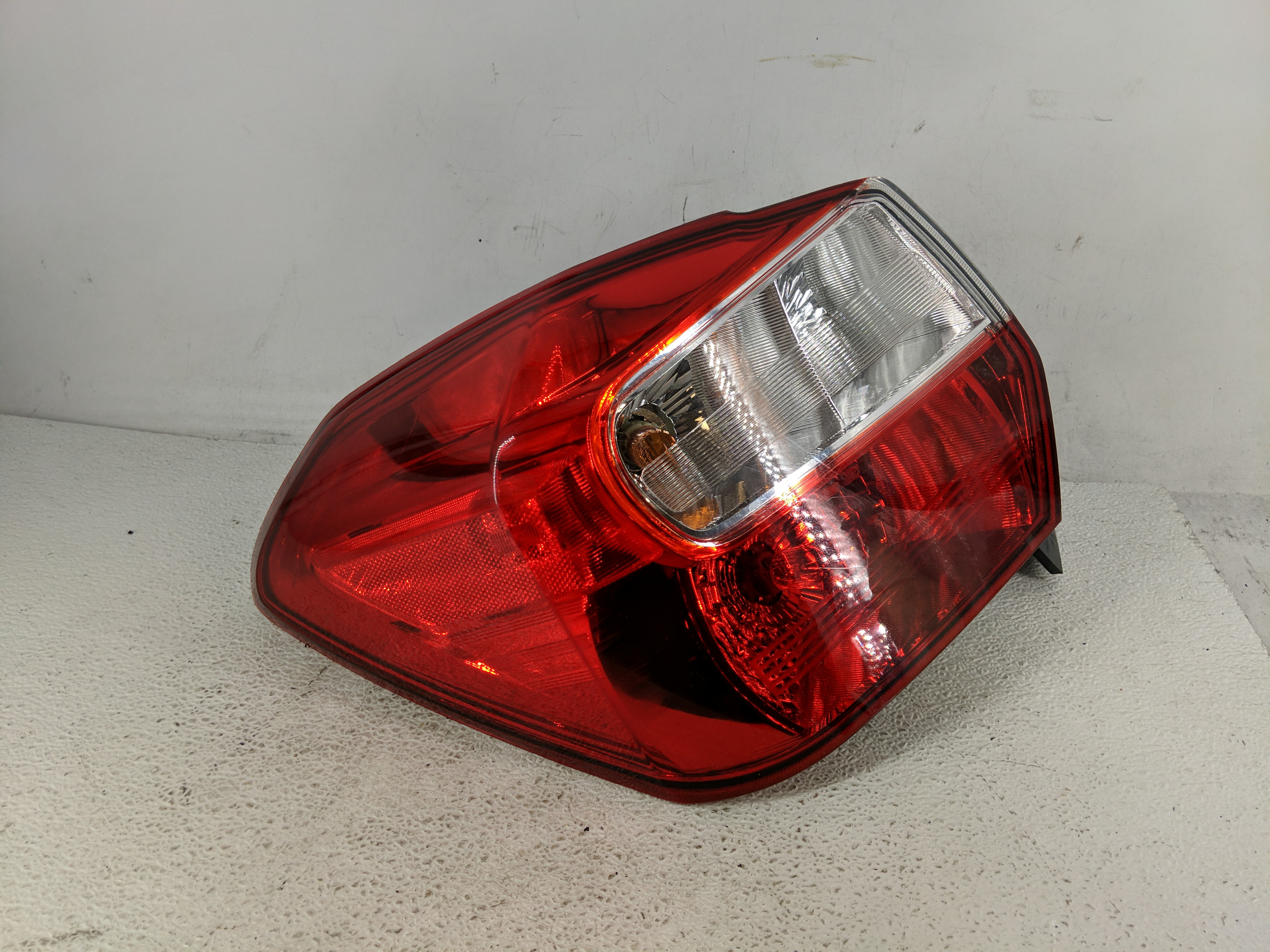 Subaru Xv Driver Left Side Tail Light Taillight Oem 1194613 - Oemusedautoparts1.com