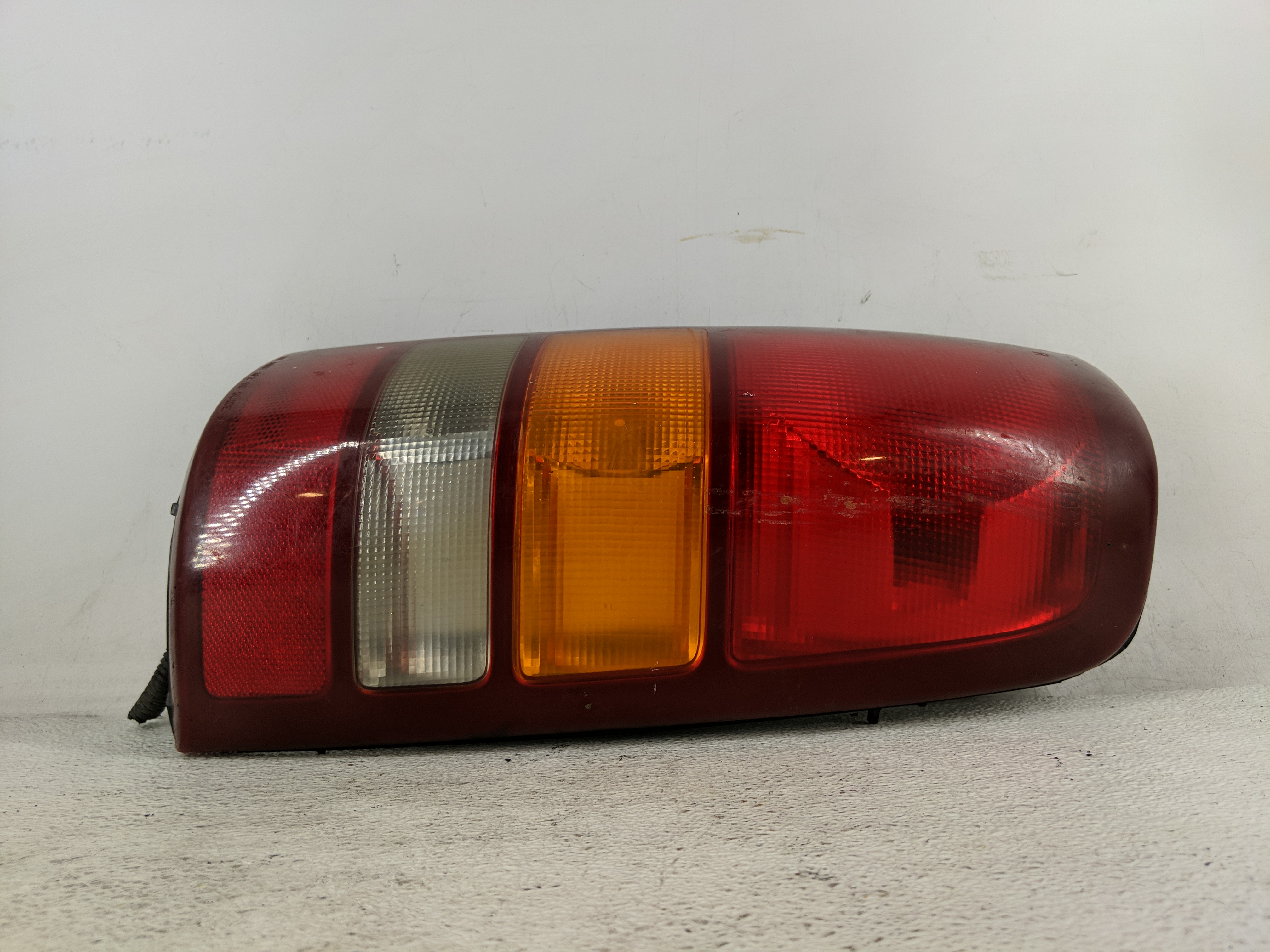 1999-2003 Gmc Sierra 1500 Passenger Right Side Tail Light Taillight Oem 1194618 - Oemusedautoparts1.com