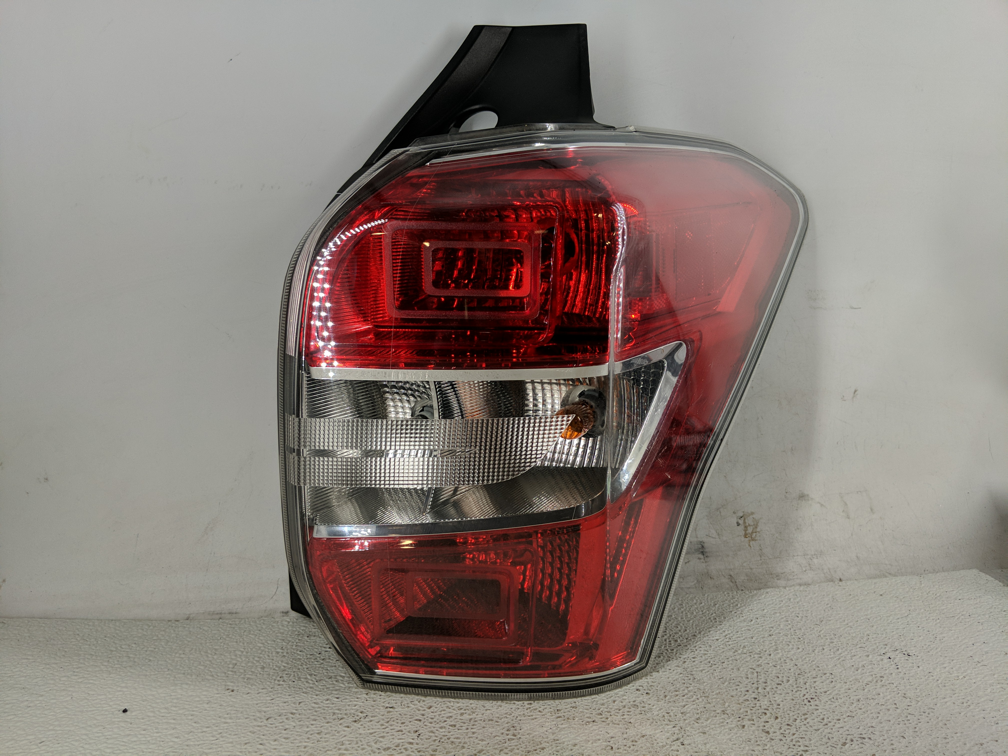 Picture of 2014 Subaru Forester Passenger Right Side Tail Light Taillight Oem 1194619