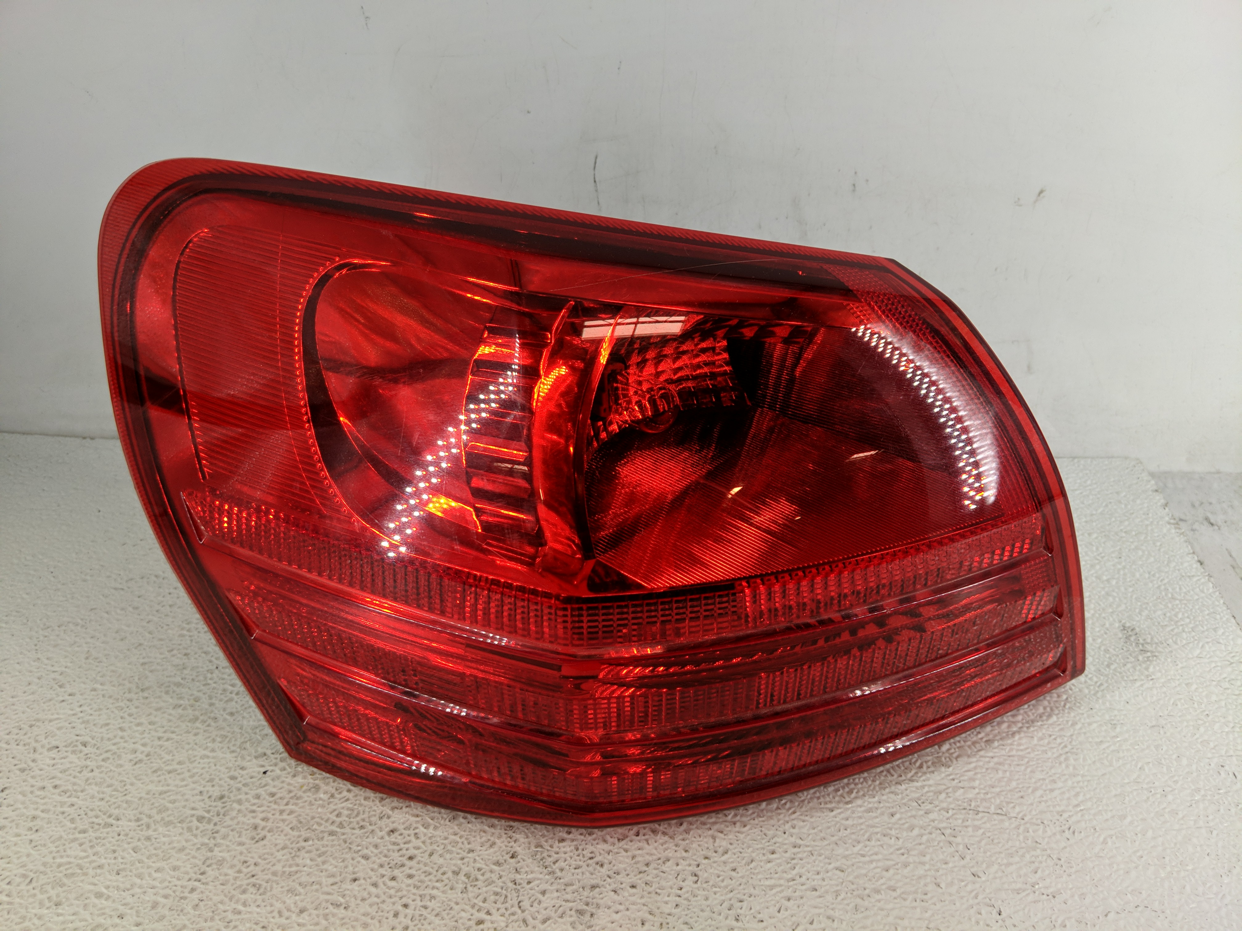 2008-2015 Nissan Rogue Driver Left Side Tail Light Taillight Oem 1194633 - Oemusedautoparts1.com