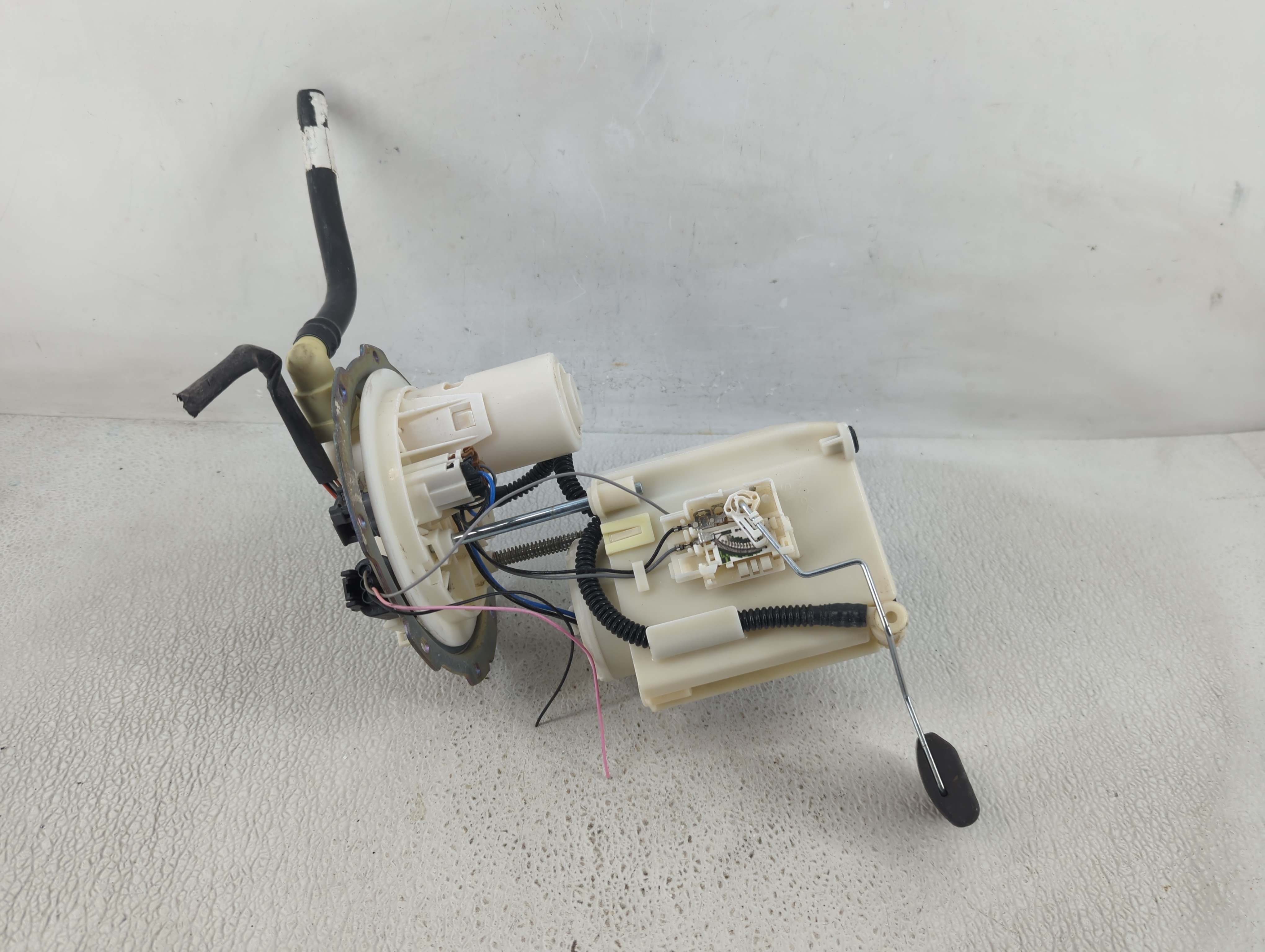 2014-2017 Hyundai Elantra Gt Electrical Gas Fuel Pump Assembly 1194635 - Oemusedautoparts1.com