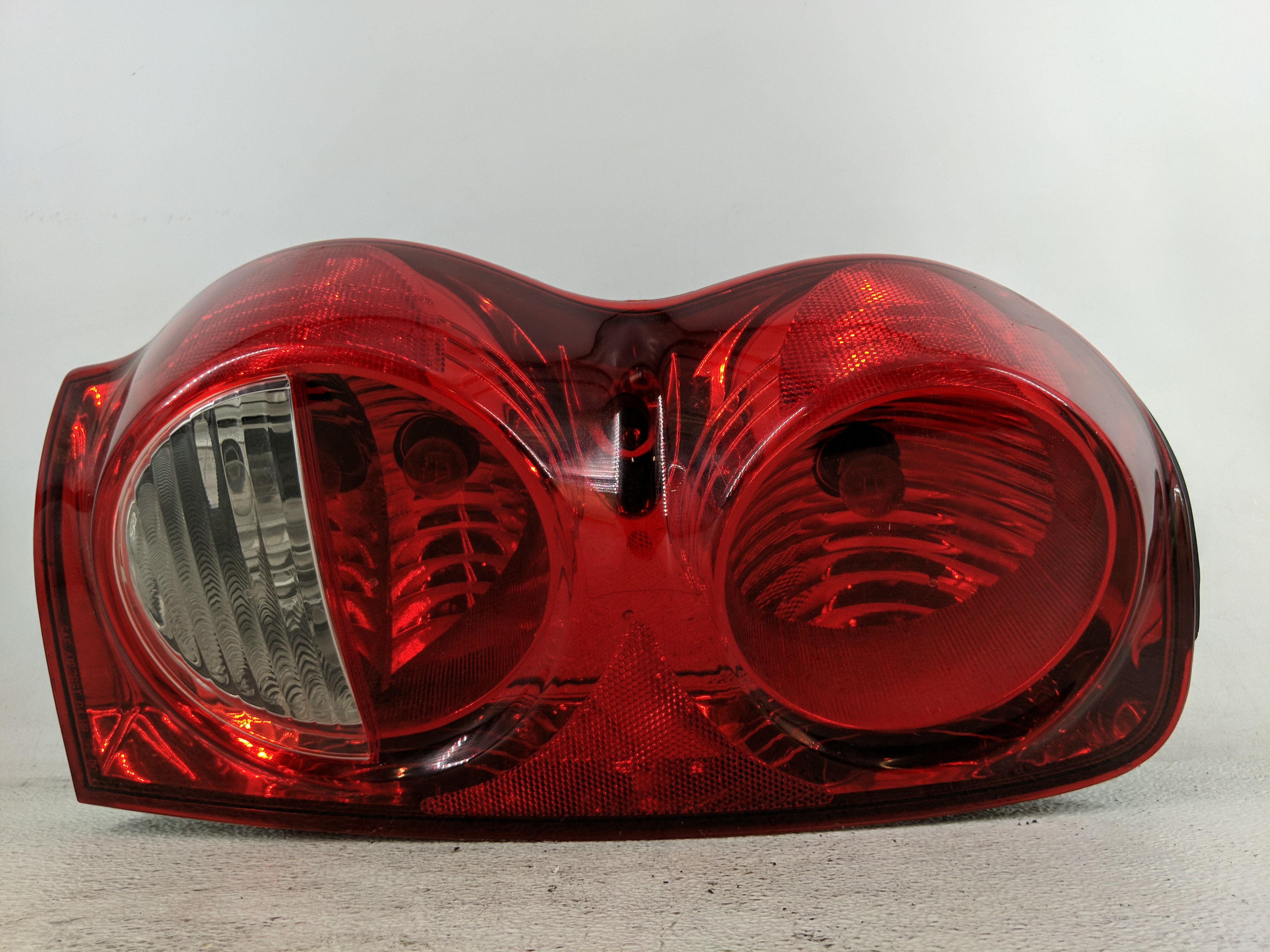 Picture of 2004-2009 Dodge Durango Driver Left Side Tail Light Taillight Oem 1194645