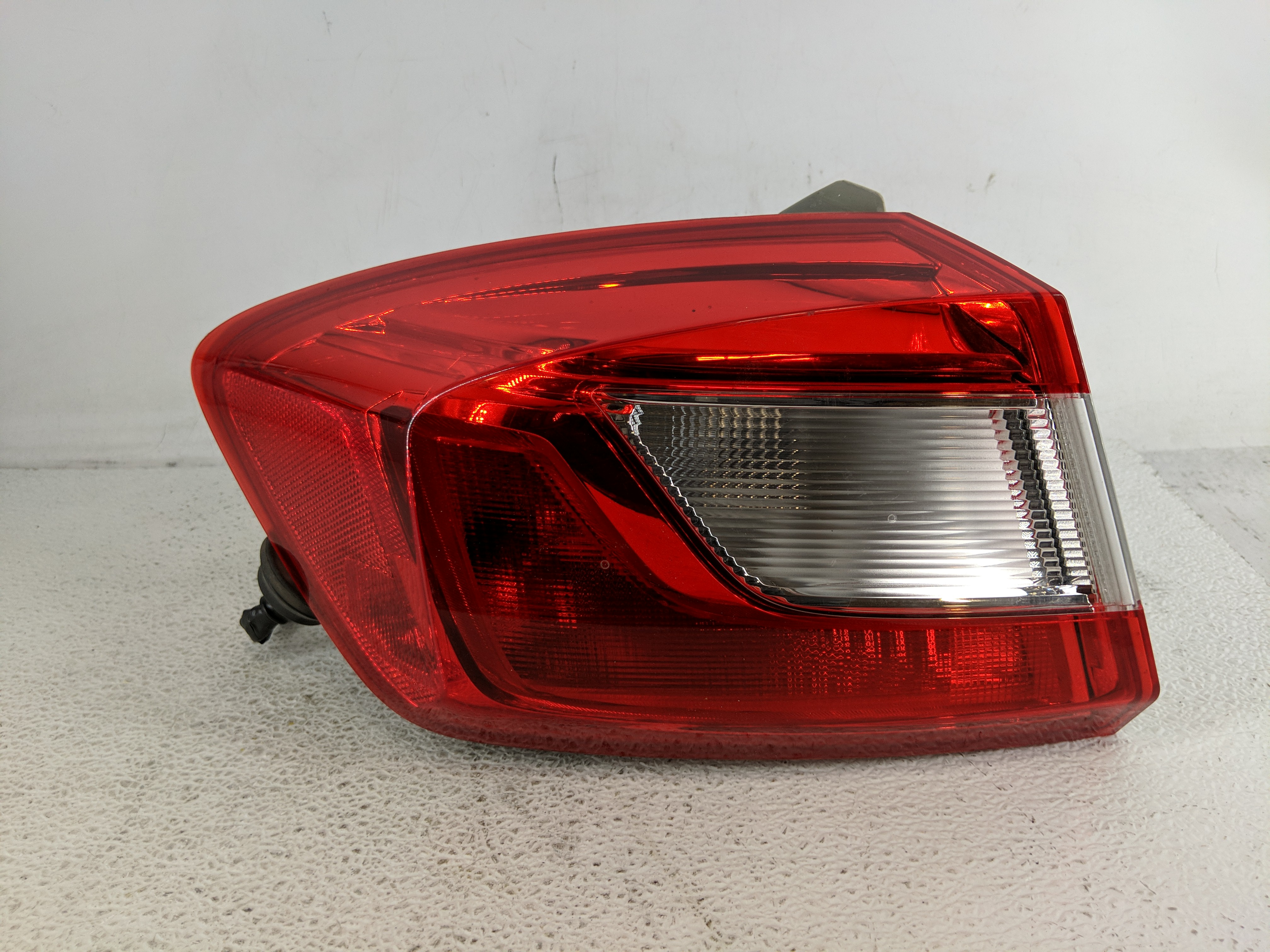 Picture of 2017-2017 Chevrolet Cruze Passenger Right Side Tail Light Taillight Oem 1194652