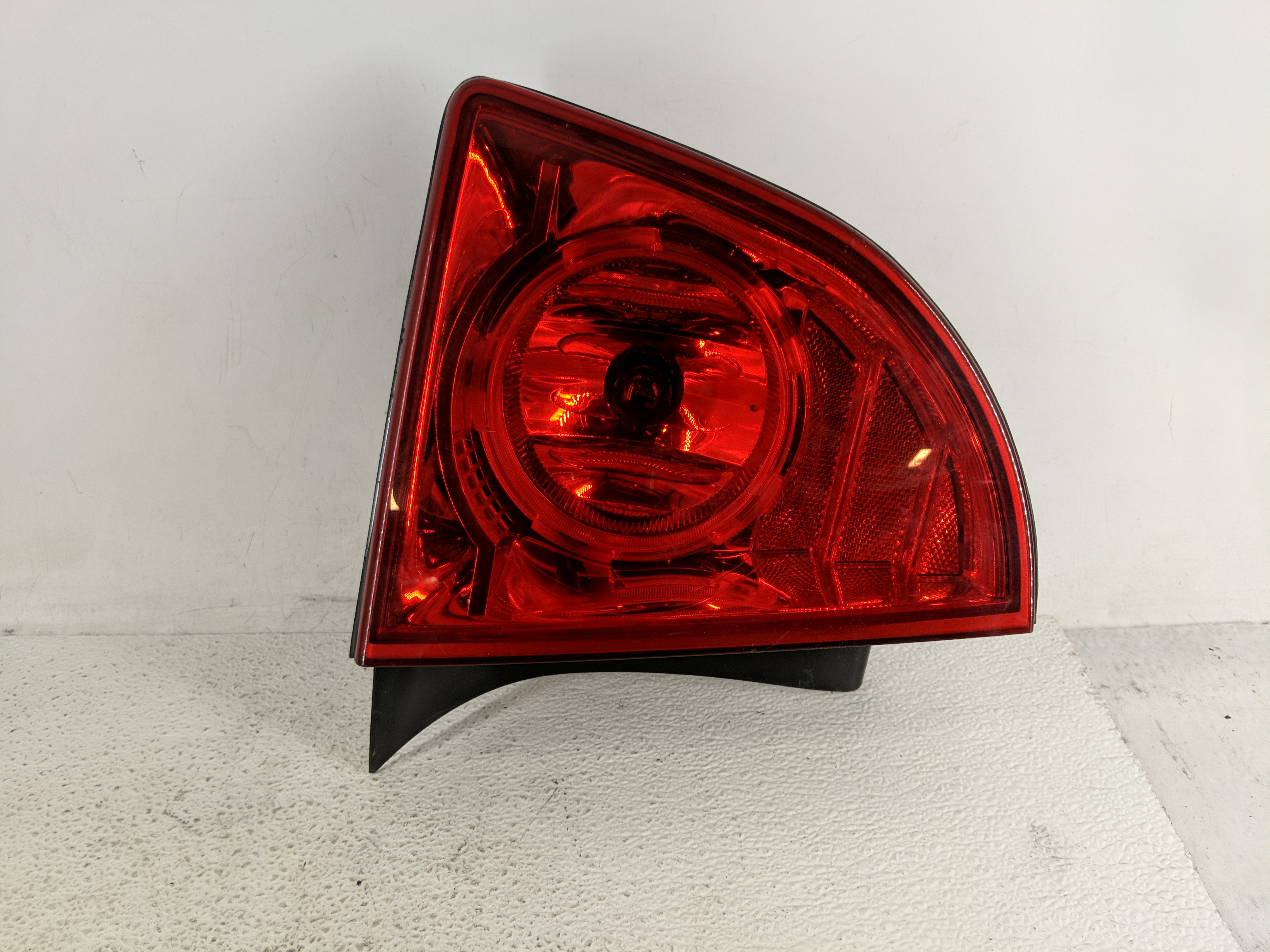 Picture of 2008-2012 Chevrolet Malibu Driver Left Side Tail Light Taillight Oem 1194653