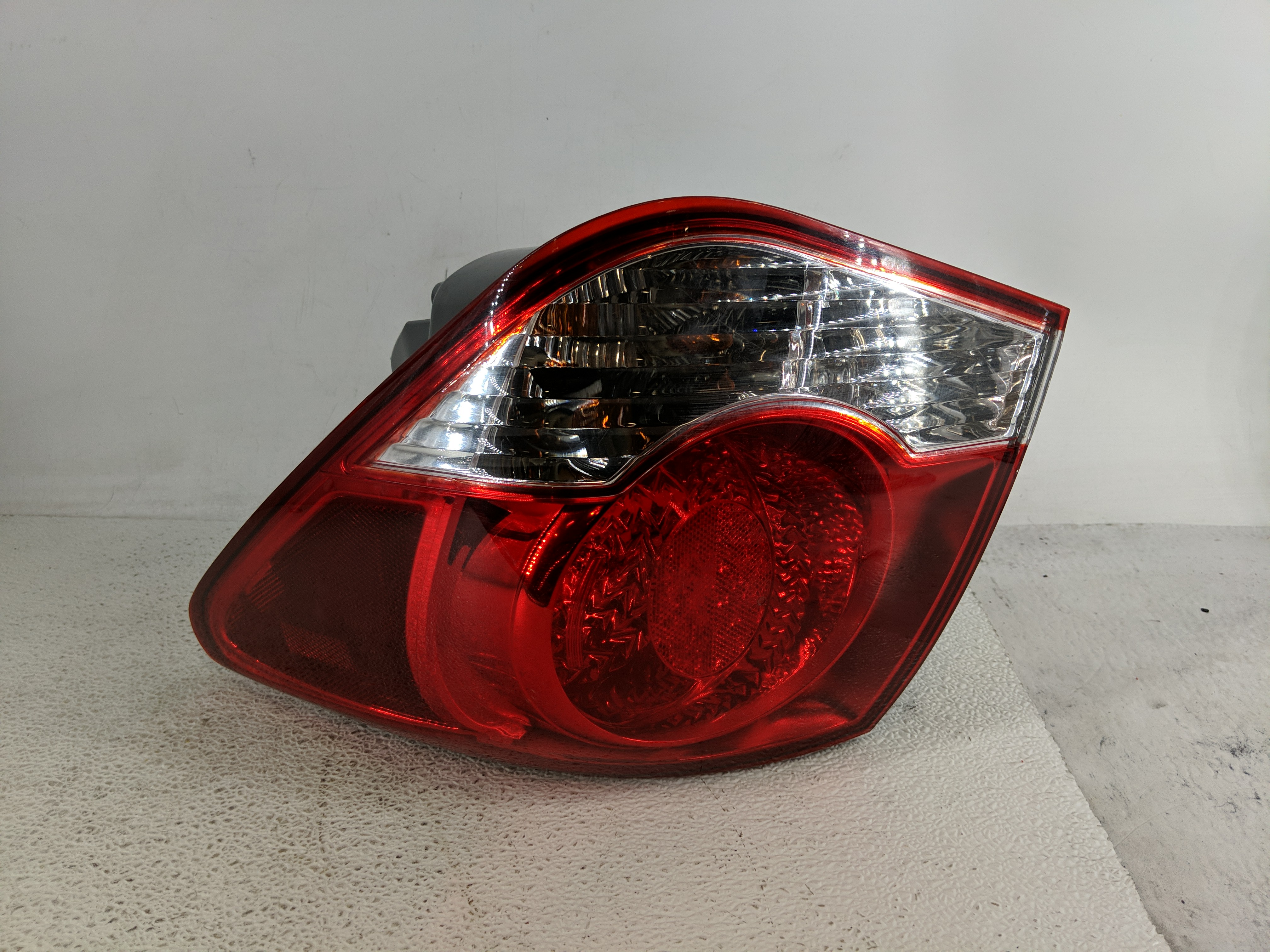 Picture of 2011-2016 Chevrolet Cruze Passenger Right Side Tail Light Taillight Oem 1194668