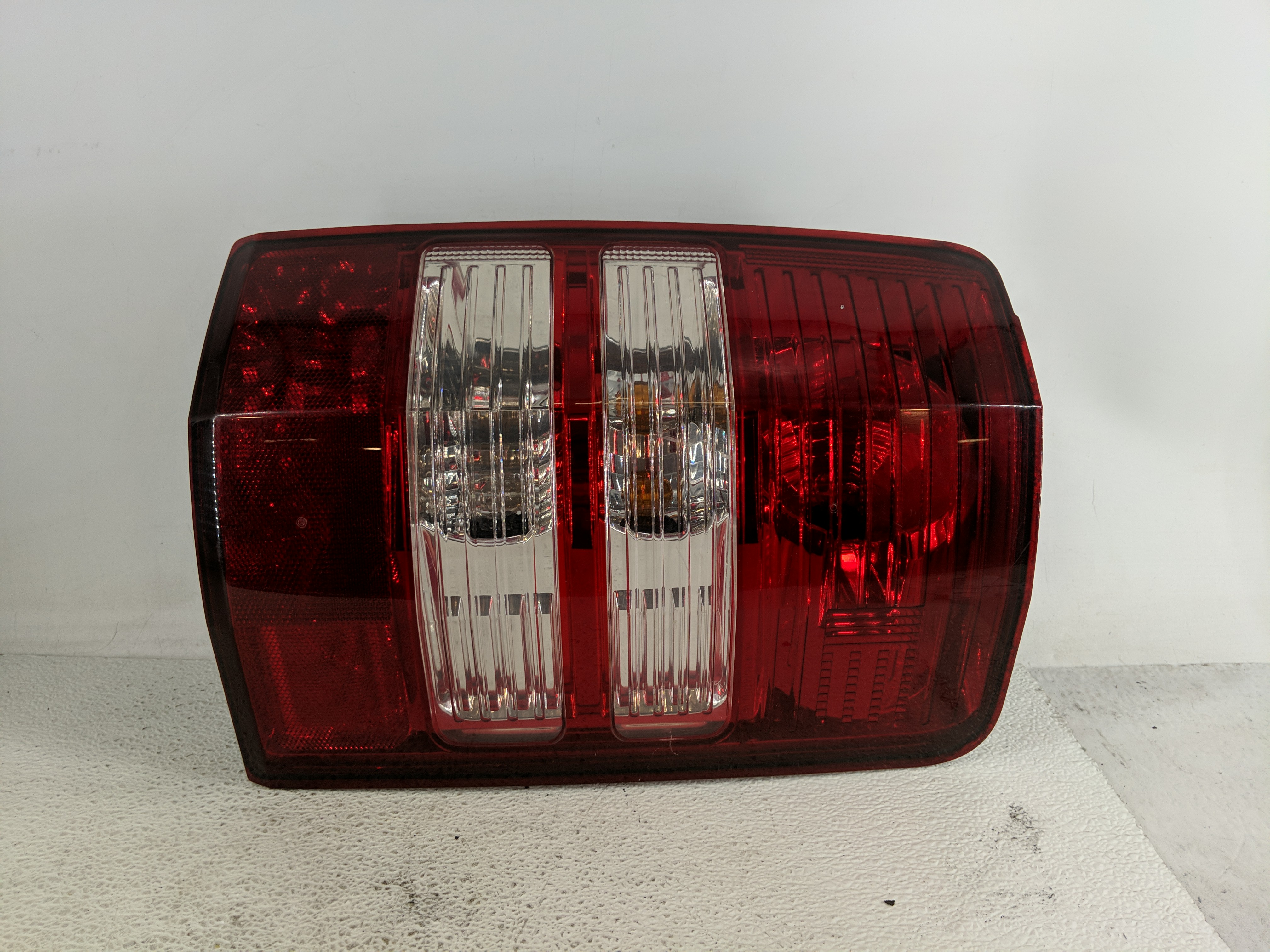 2008-2012 Jeep Liberty Passenger Right Side Tail Light Taillight Oem 1194672 - Oemusedautoparts1.com