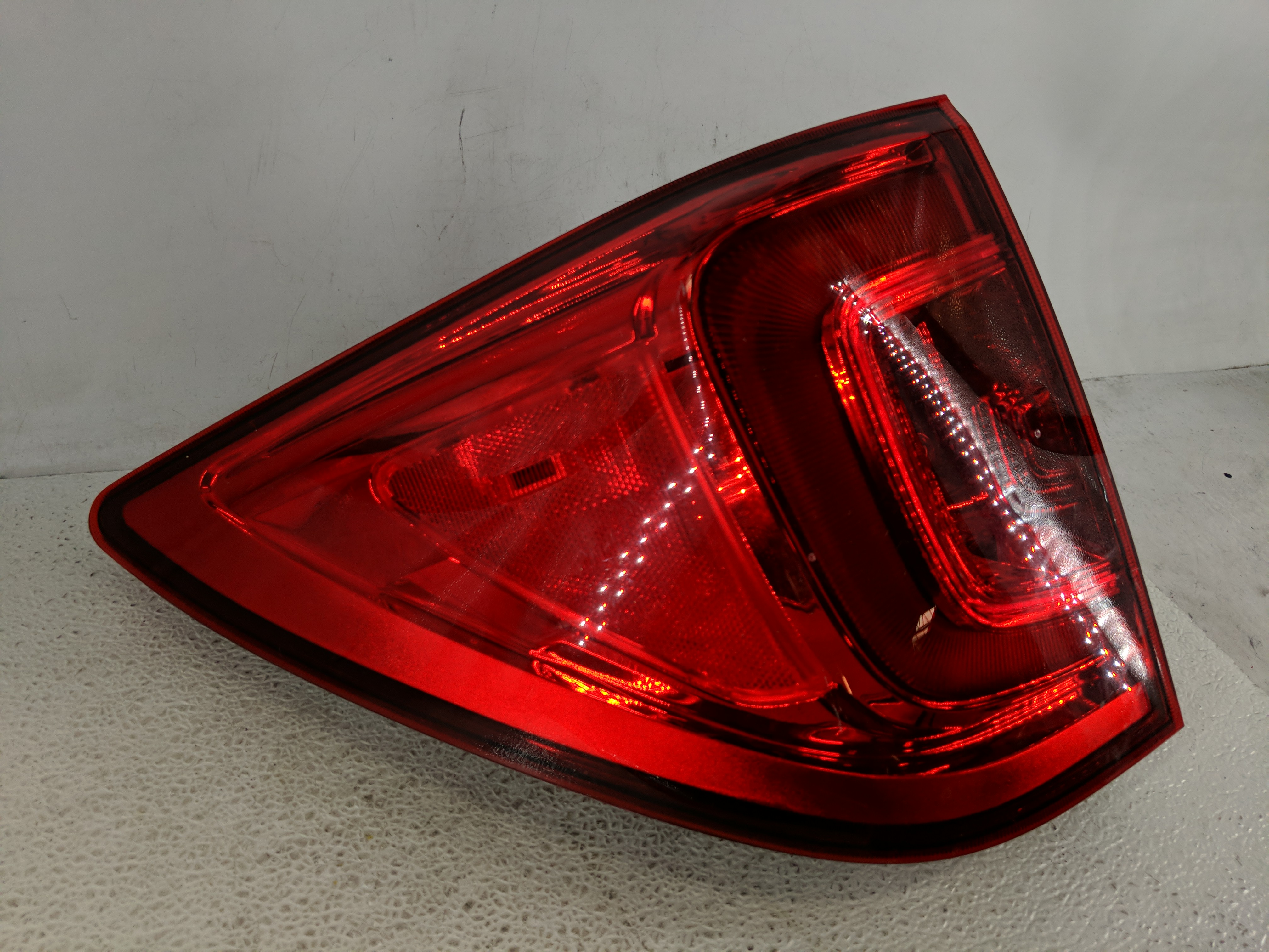 Picture of 2016-2018 Honda Pilot Driver Left Side Tail Light Taillight Oem 1194675