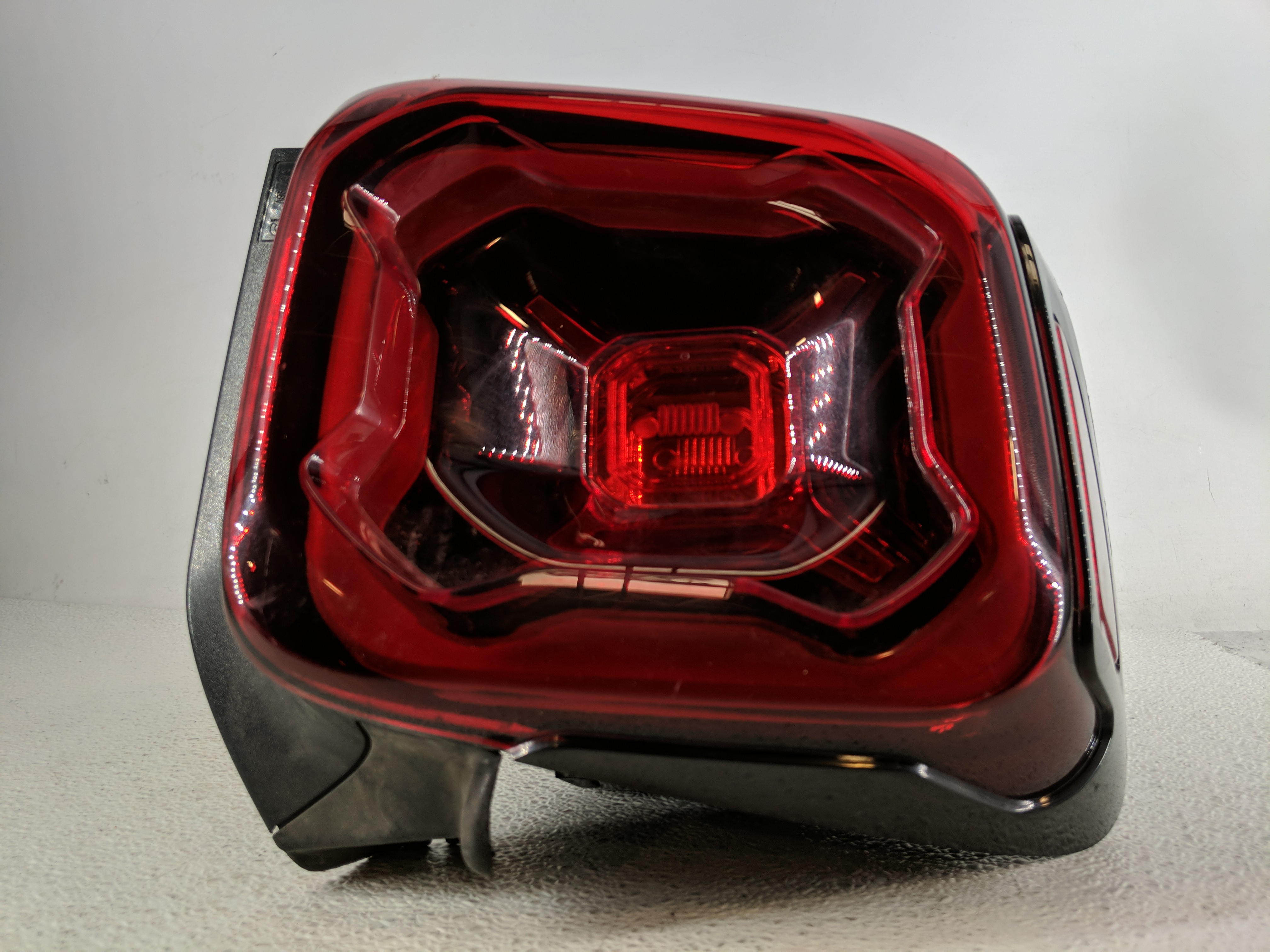 Picture of 2019-2021 Jeep Renegade Driver Left Side Tail Light Taillight Oem 1194686