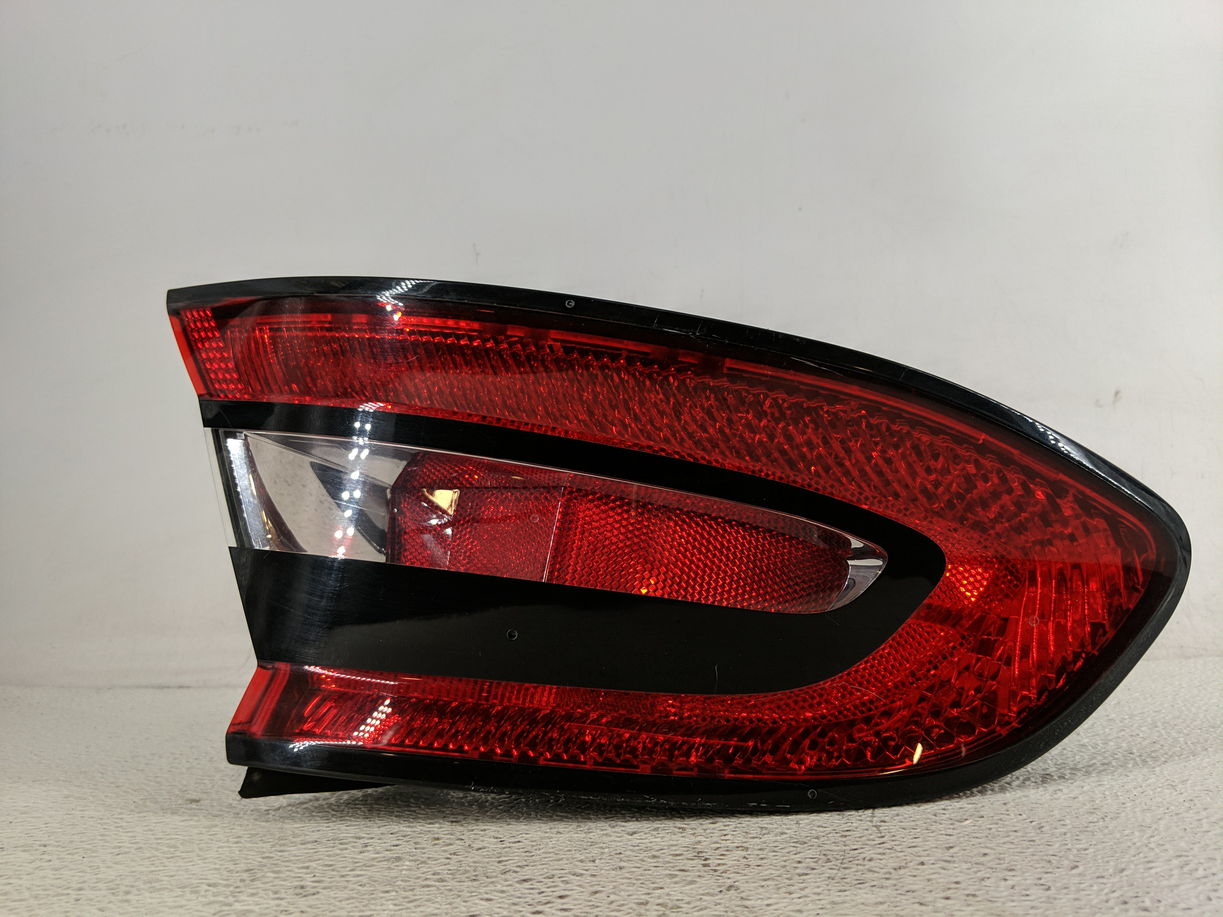 2013-2016 Dodge Dart Driver Left Side Tail Light Taillight Oem 1194695 - Oemusedautoparts1.com
