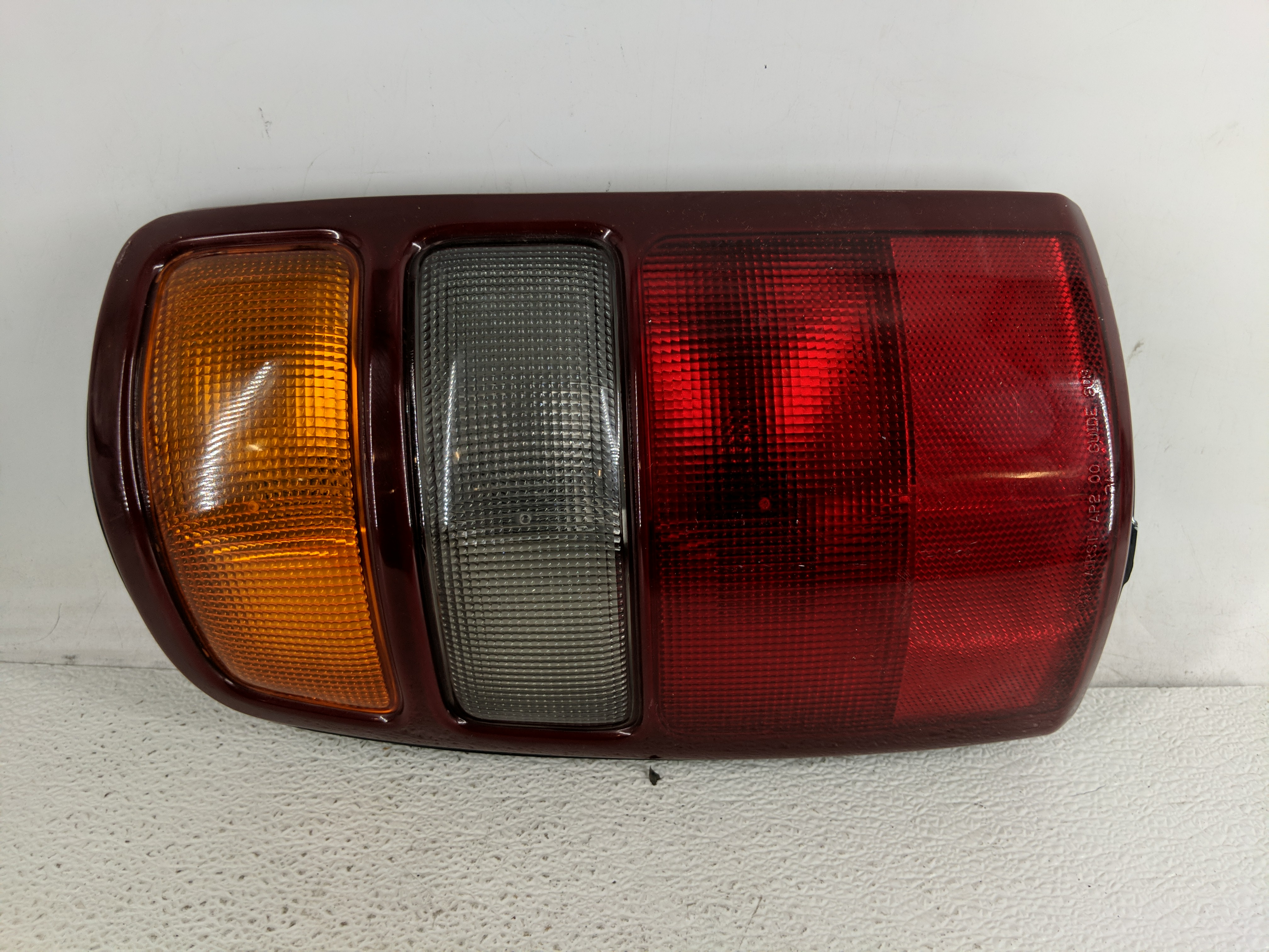 Picture of 2000 Chevrolet Suburban 1500 Driver Left Side Tail Light Taillight Oem 1194703