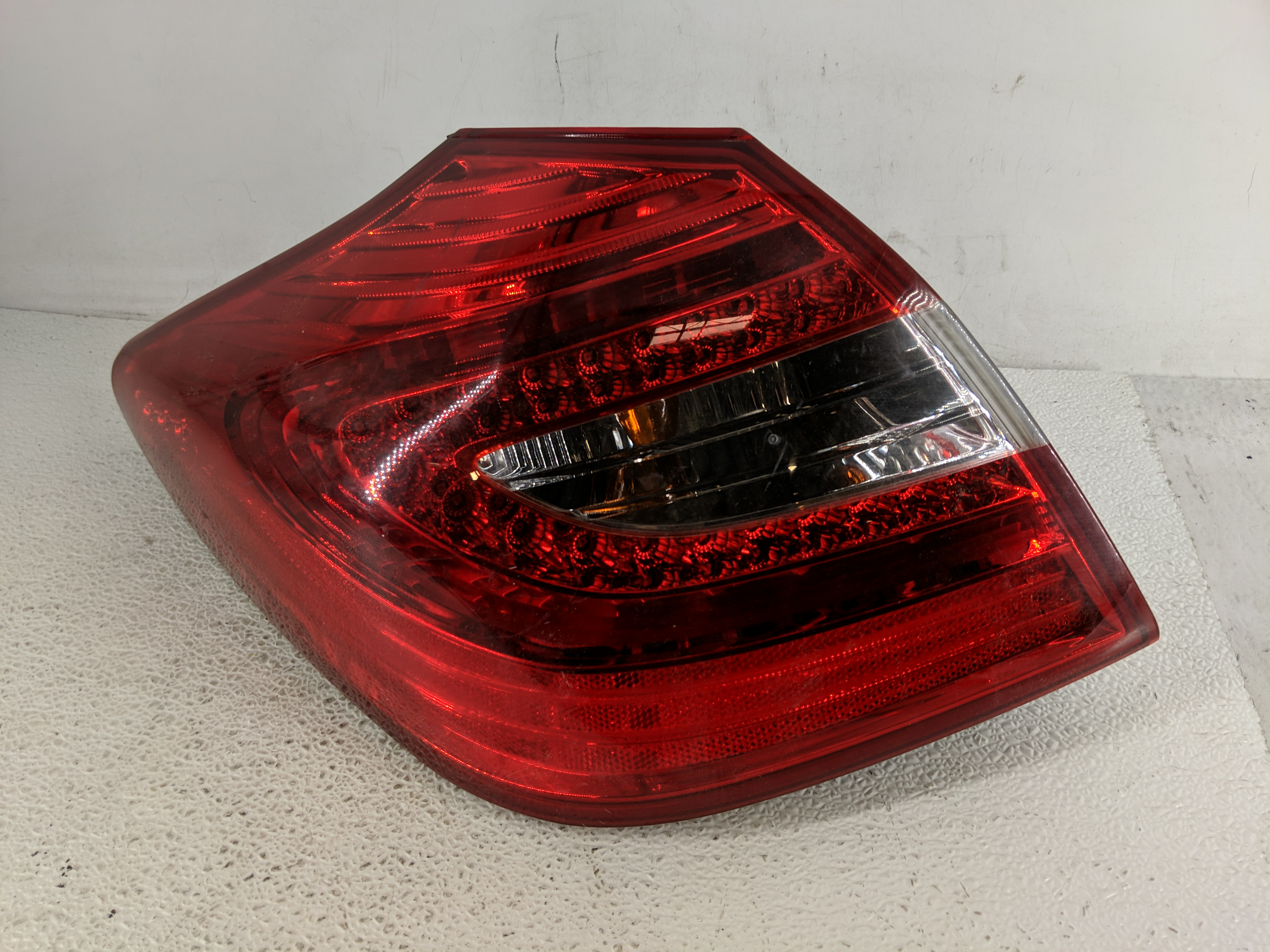 Picture of 2012-2014 Hyundai Genesis Driver Left Side Tail Light Taillight Oem 1194704