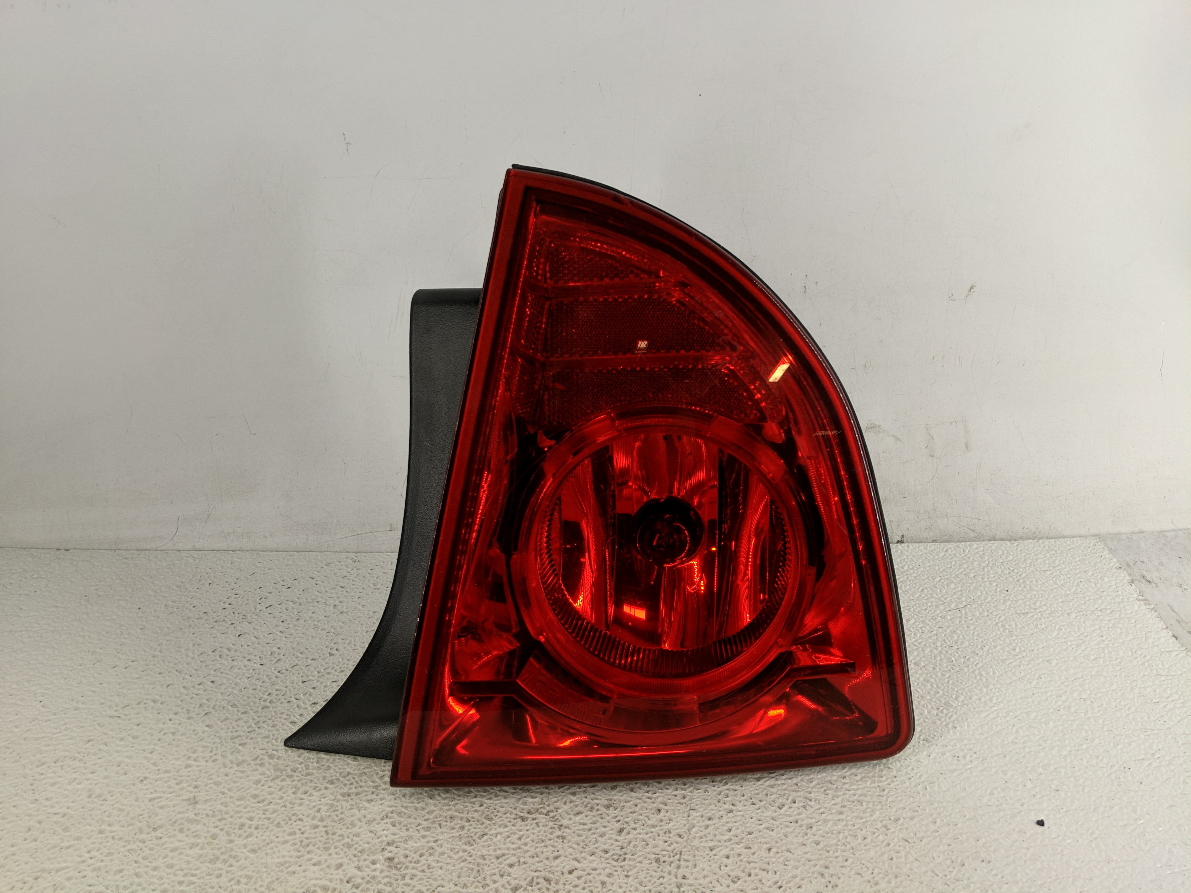 Picture of 2008-2012 Chevrolet Malibu Passenger Right Side Tail Light Taillight Oem 1194705