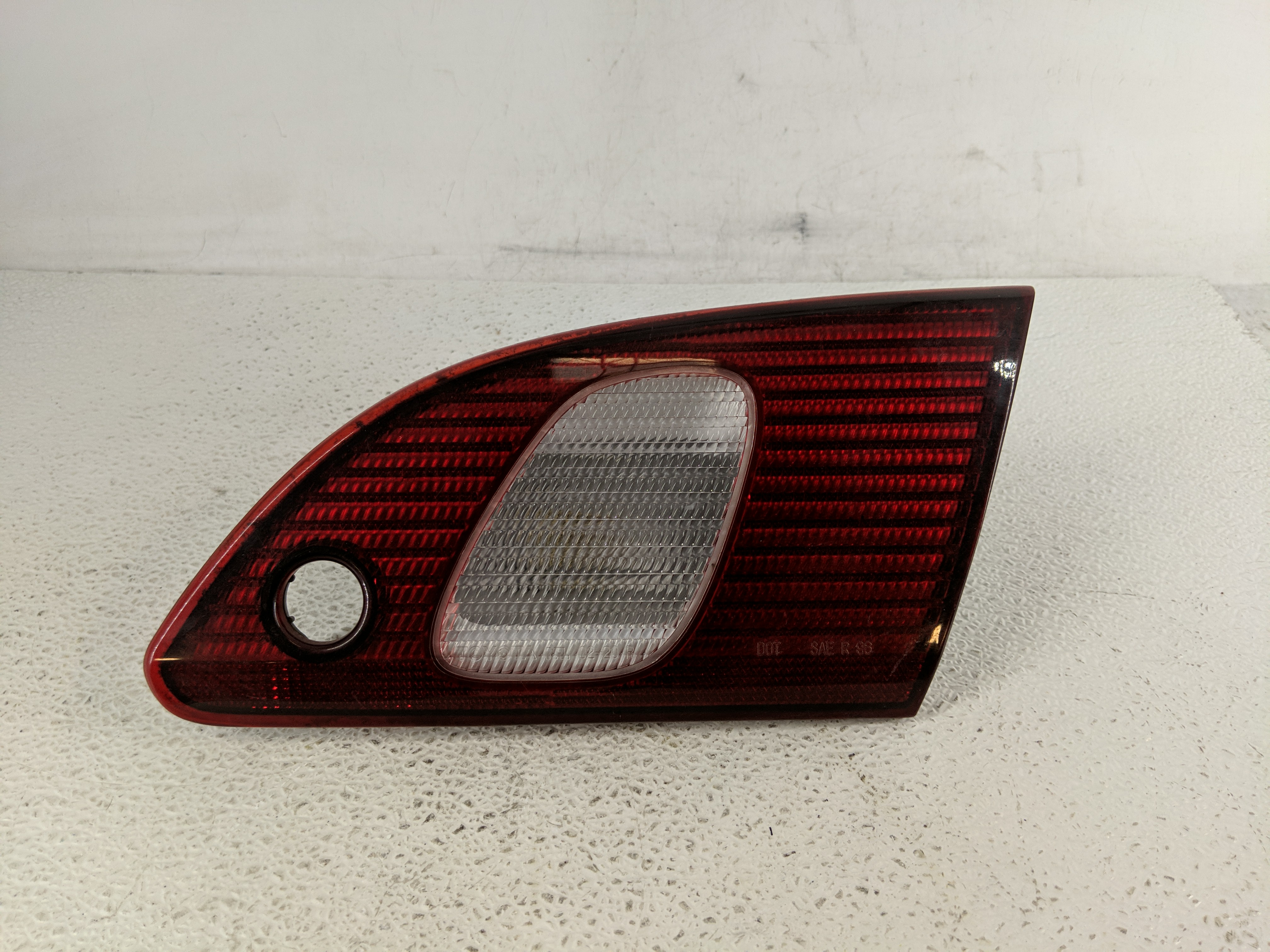 Picture of 1998-2000 Toyota Corolla Passenger Right Side Tail Light Taillight Oem 1194719