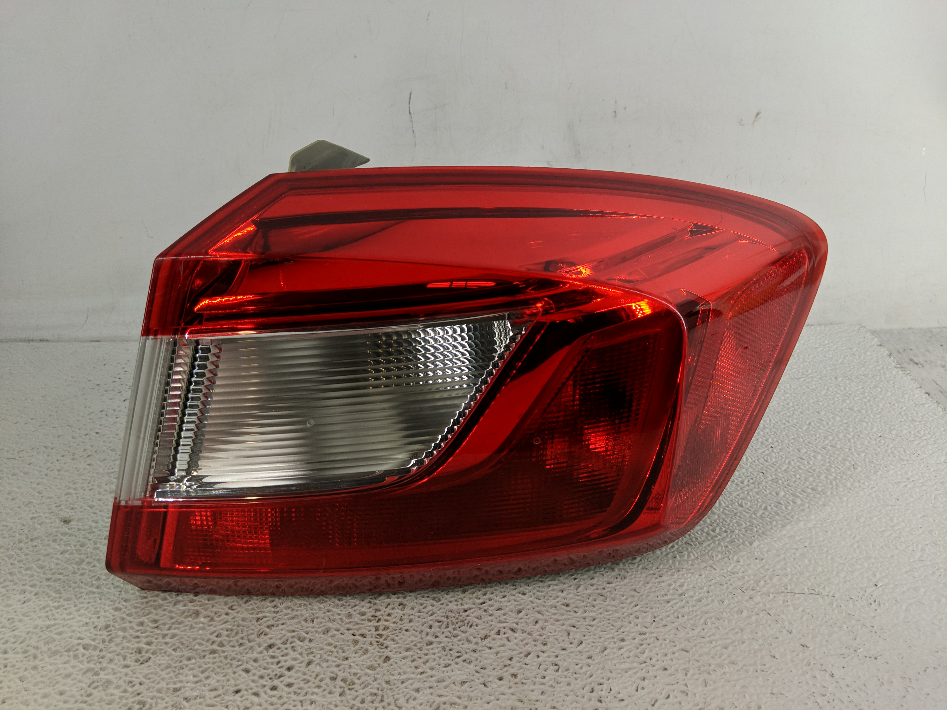 Picture of 2017-2017 Chevrolet Cruze Driver Left Side Tail Light Taillight Oem 1194725