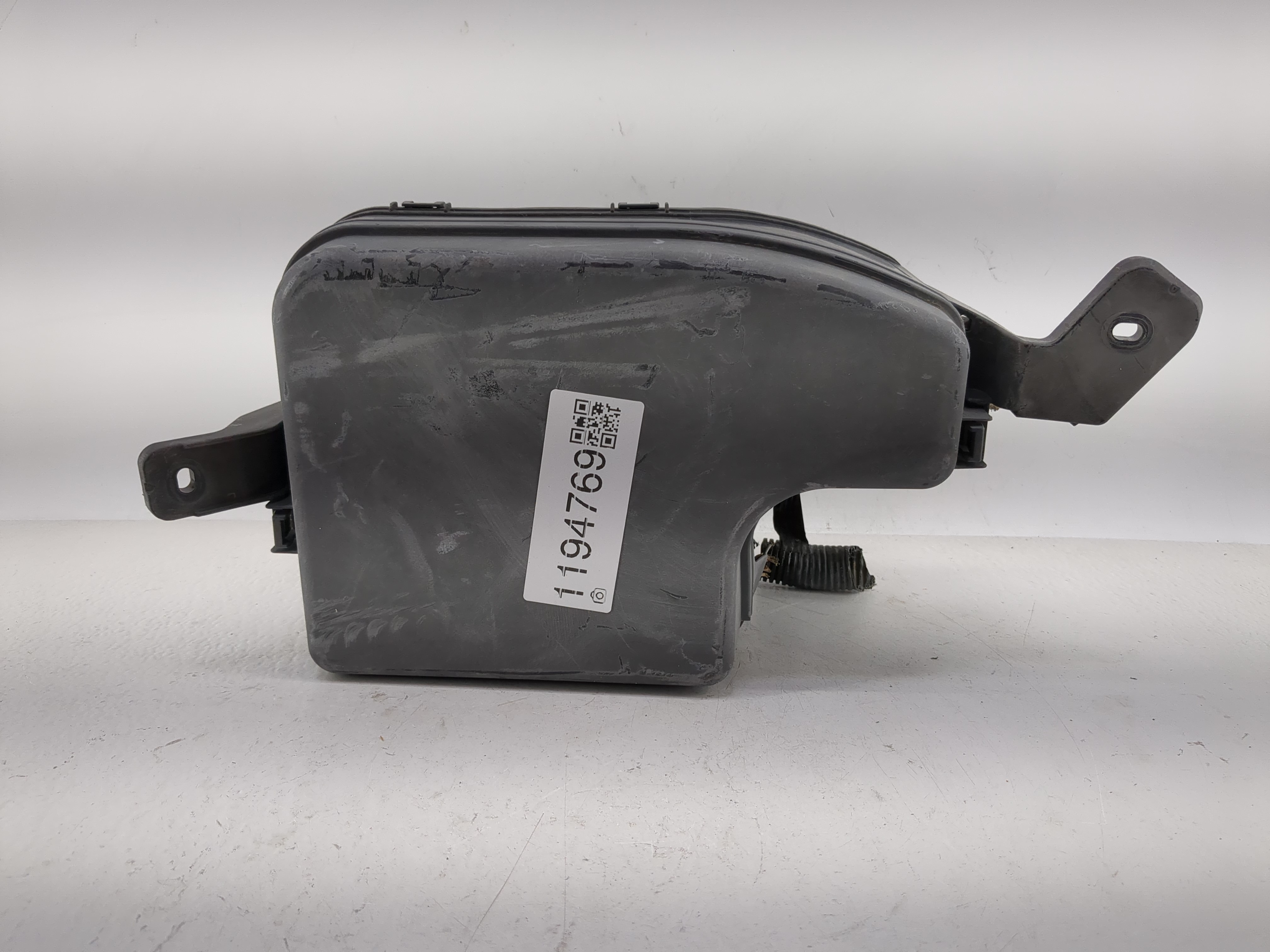 2014-2016 Mazda 3 Fusebox Fuse Box Relay Module Bays-675x0 1194769 - Oemusedautoparts1.com