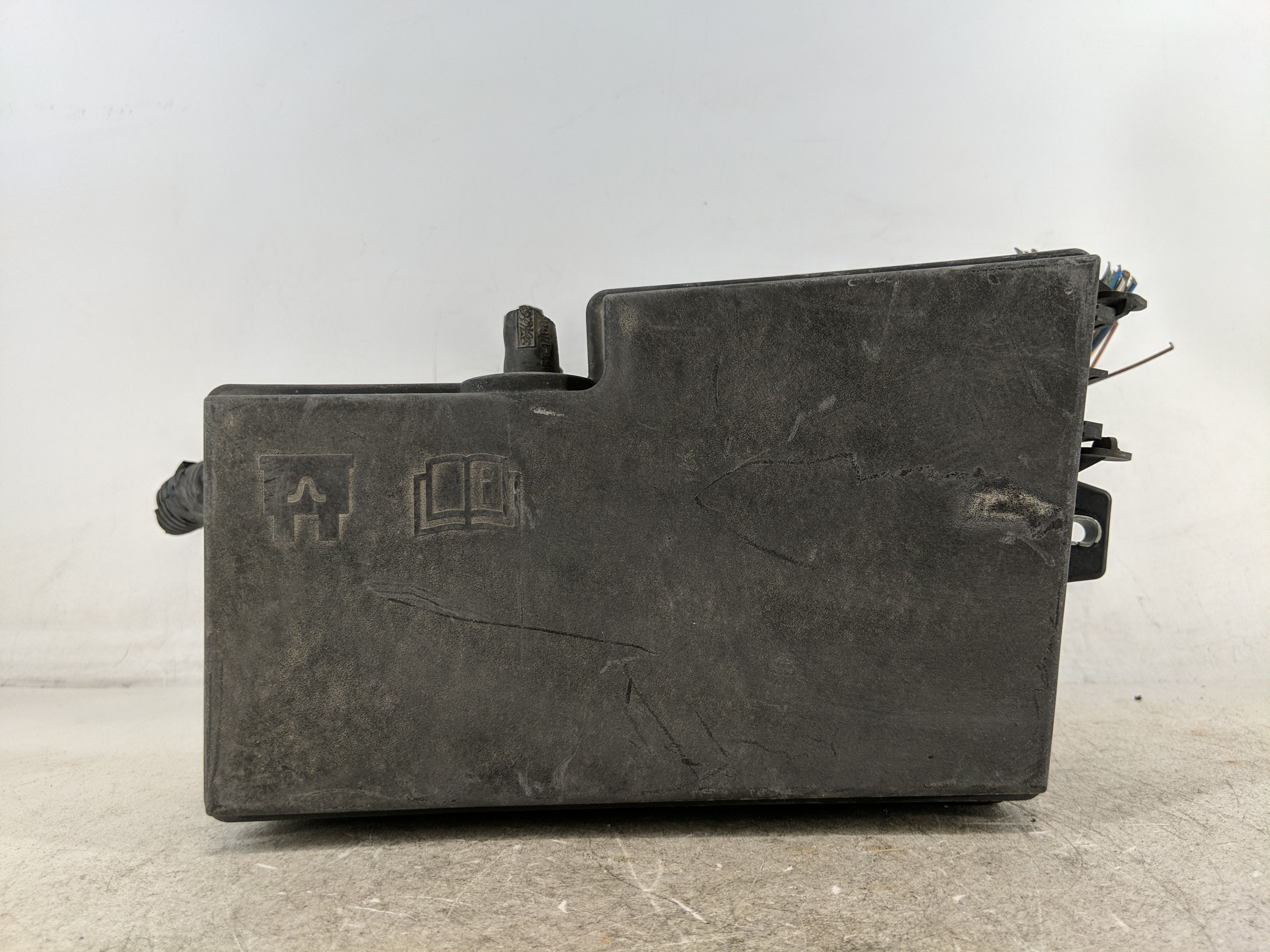 2017-2018 Ford Focus Fusebox Fuse Box Relay Module 21090 000 001 1194794 - Oemusedautoparts1.com