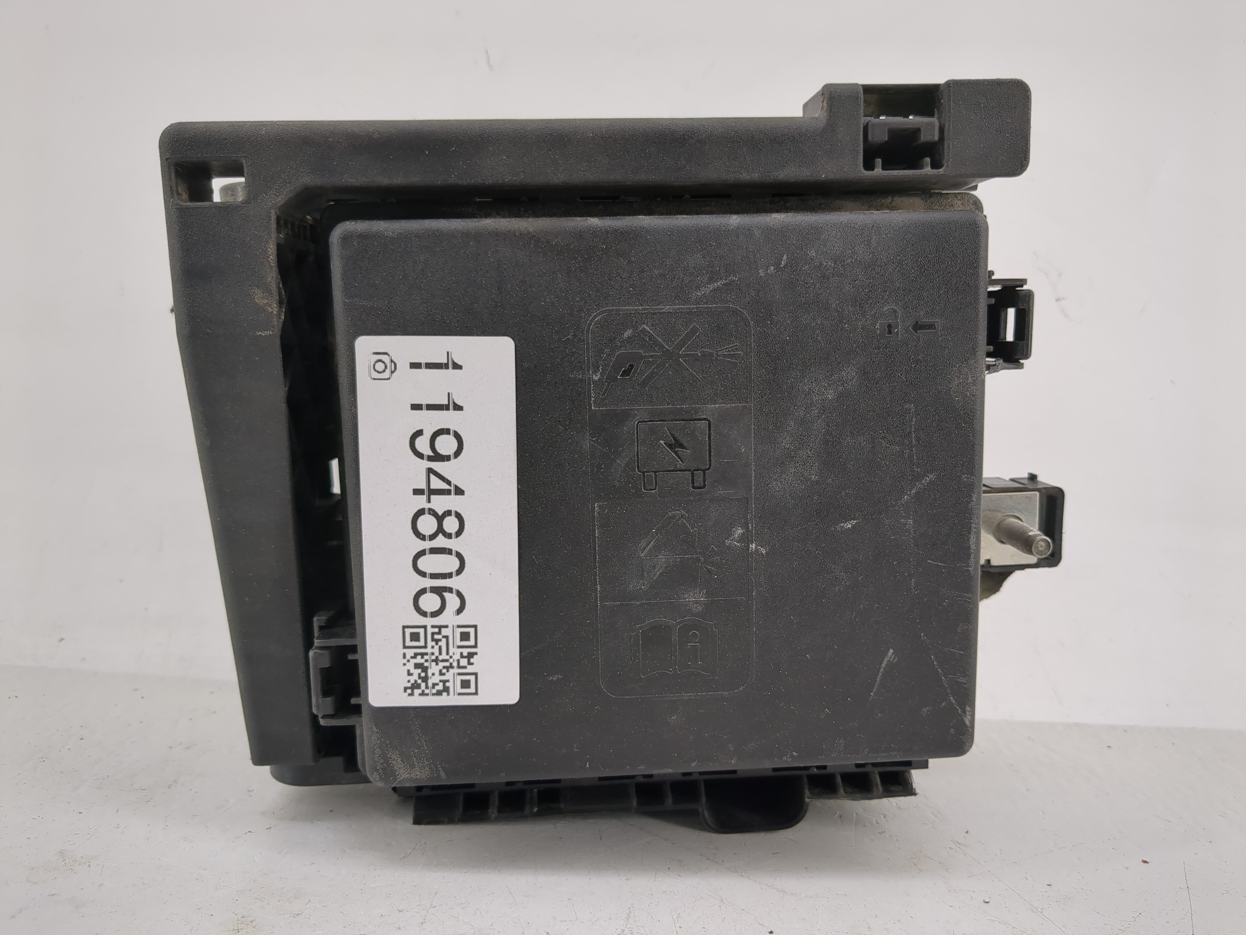 2020-2022 Chevrolet Traverse Fusebox Fuse Box Relay Module 1194806 - Oemusedautoparts1.com