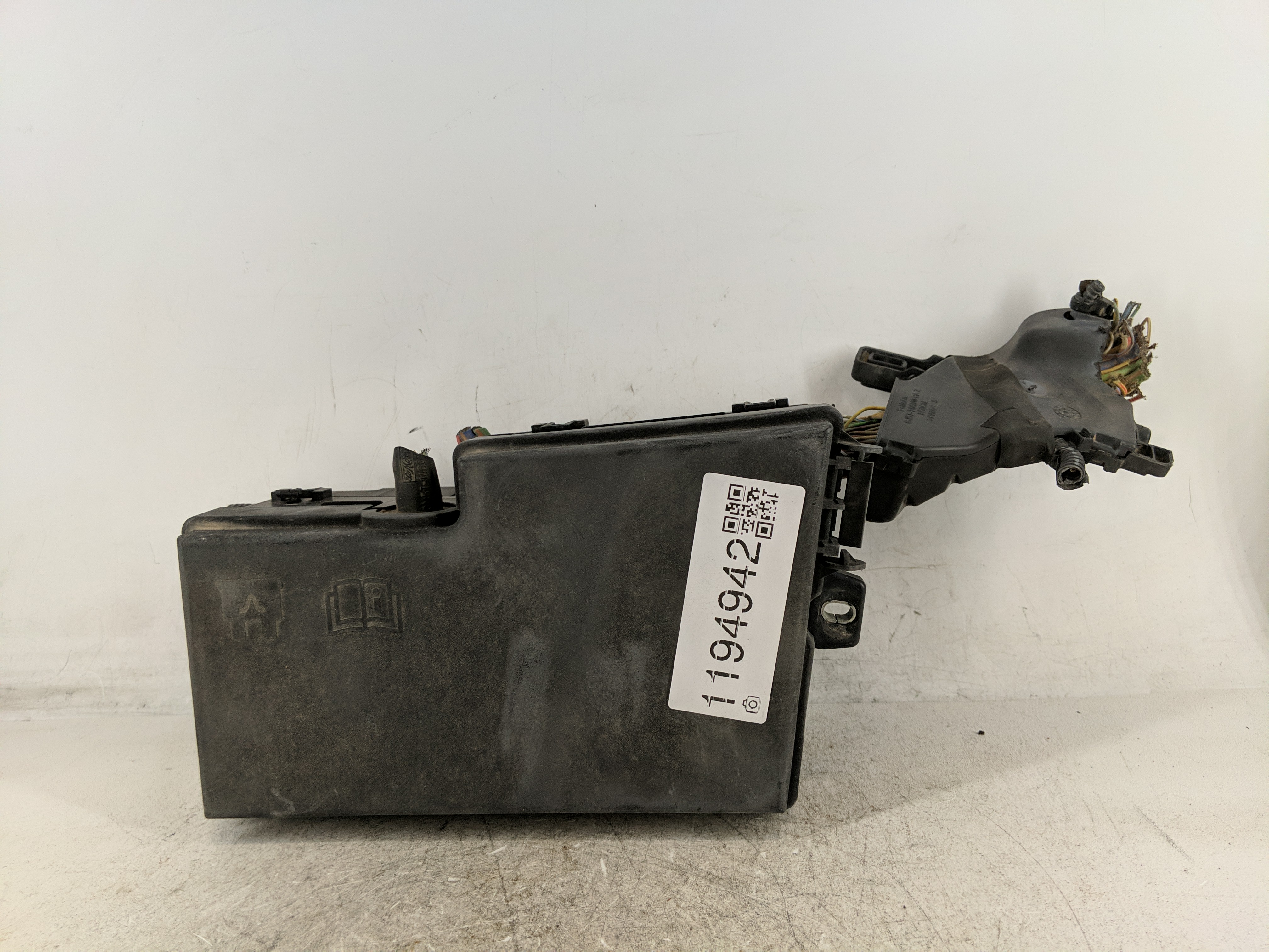 2019-2019 Ford Escape Fusebox Fuse Box Relay Module Gj5t-14a390-ba 1194942 - Oemusedautoparts1.com