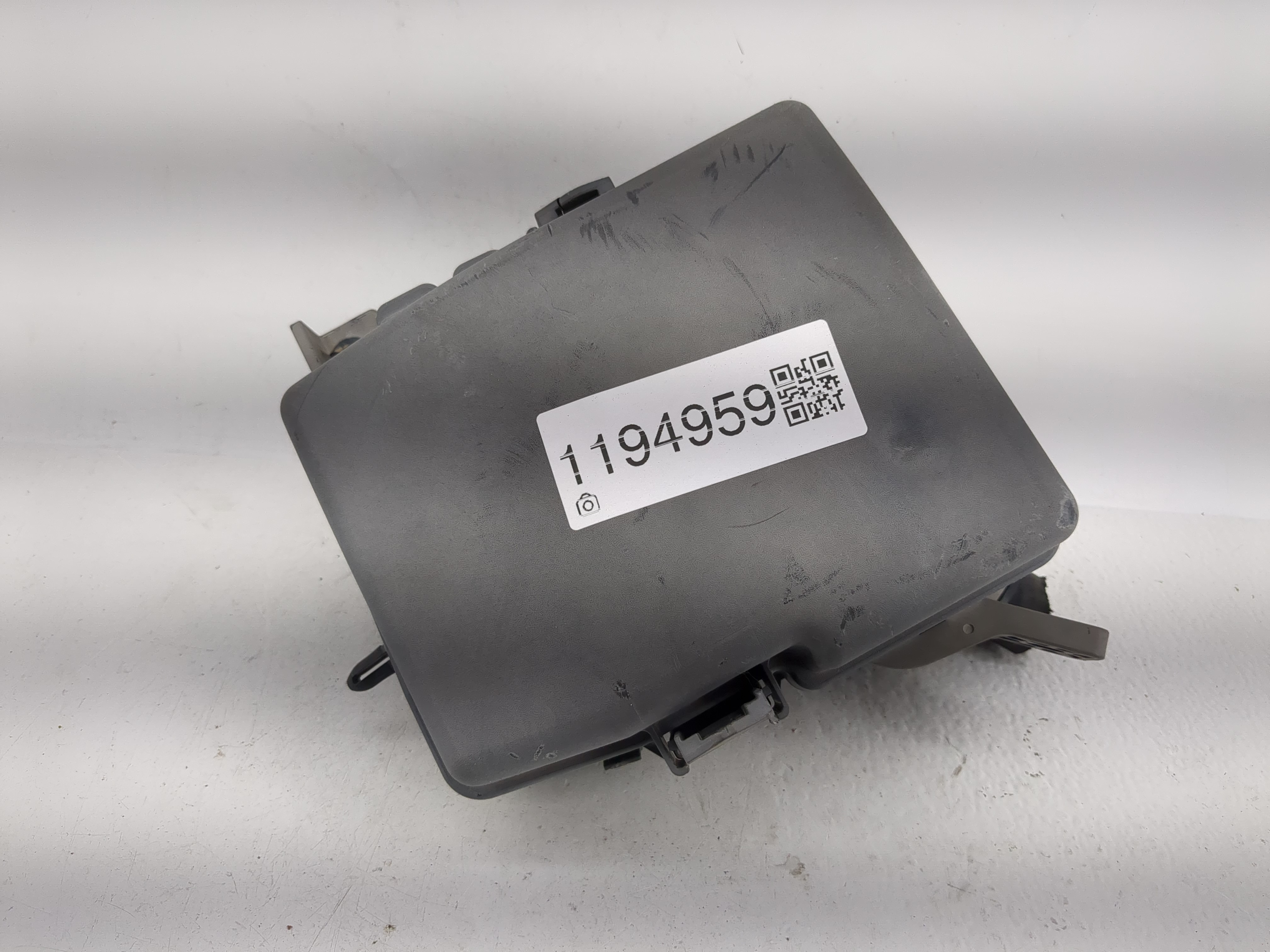 2011-2014 Hyundai Sonata Fusebox Fuse Box Relay Module 18790-01316 1194959 - Oemusedautoparts1.com