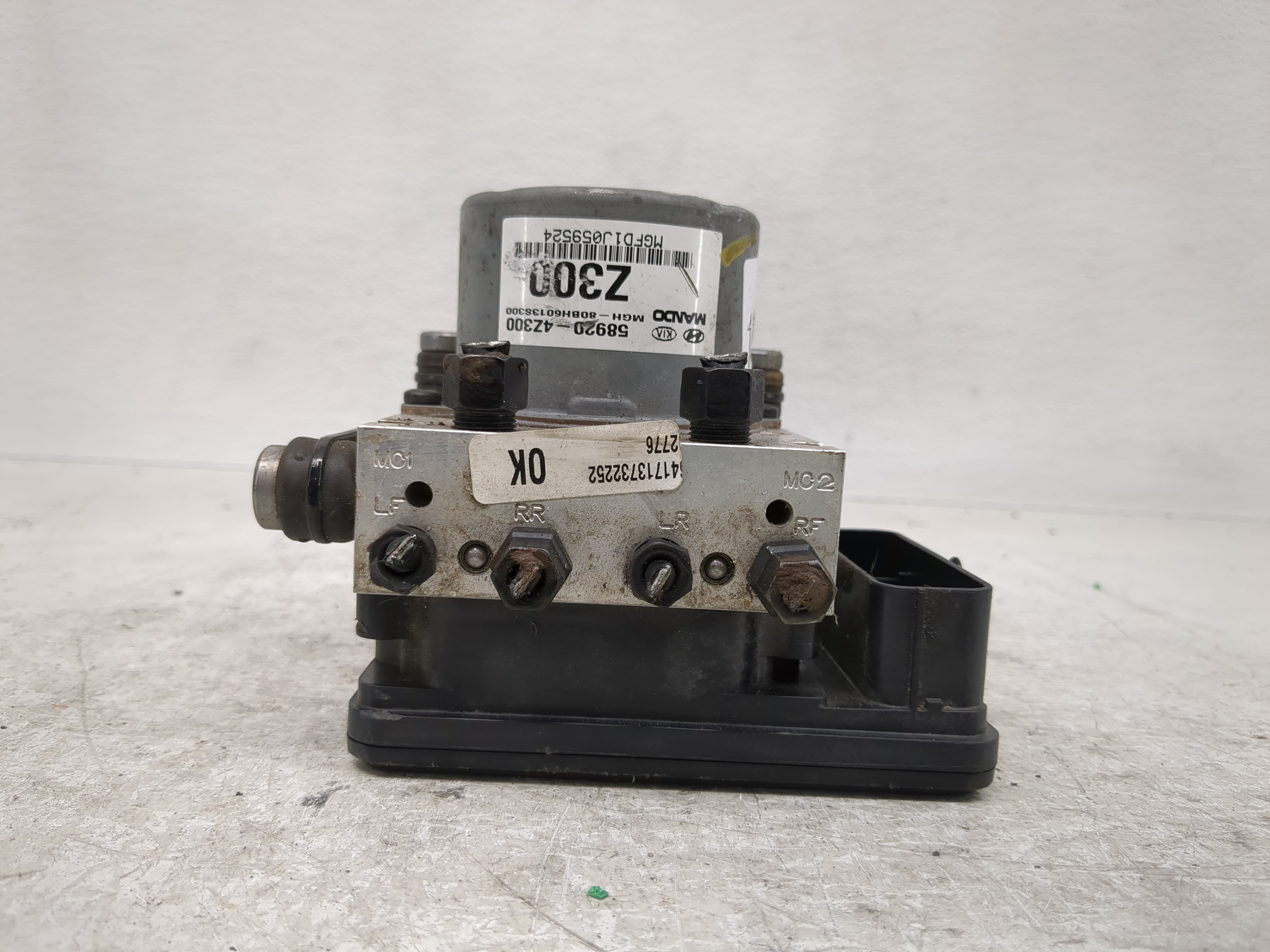 2017-2018 Hyundai Santa Fe Abs Pump Control Module 1194997 - Oemusedautoparts1.com
