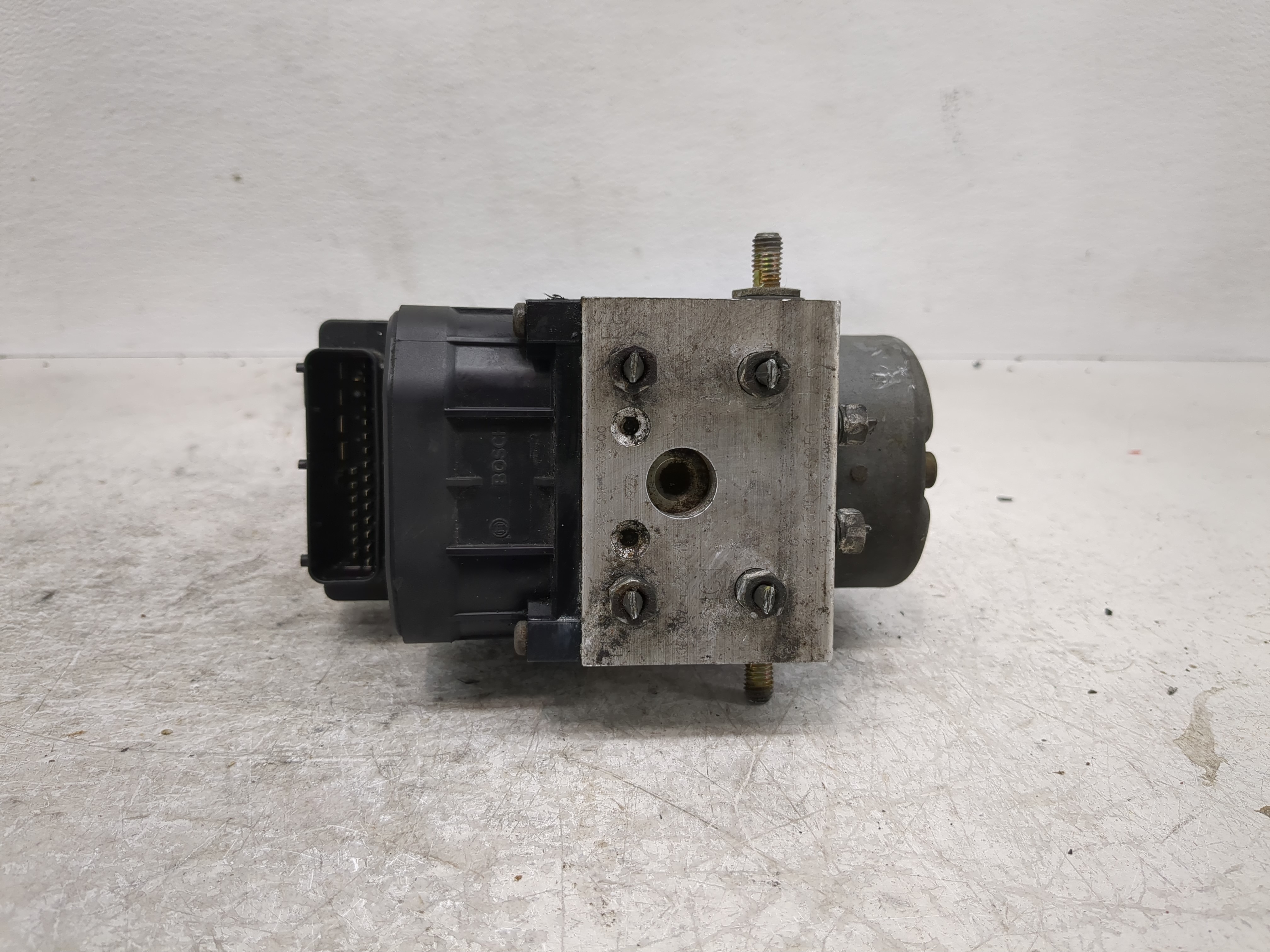 2002-2003 Toyota Camry Abs Pump Control Module 1195012 - Oemusedautoparts1.com