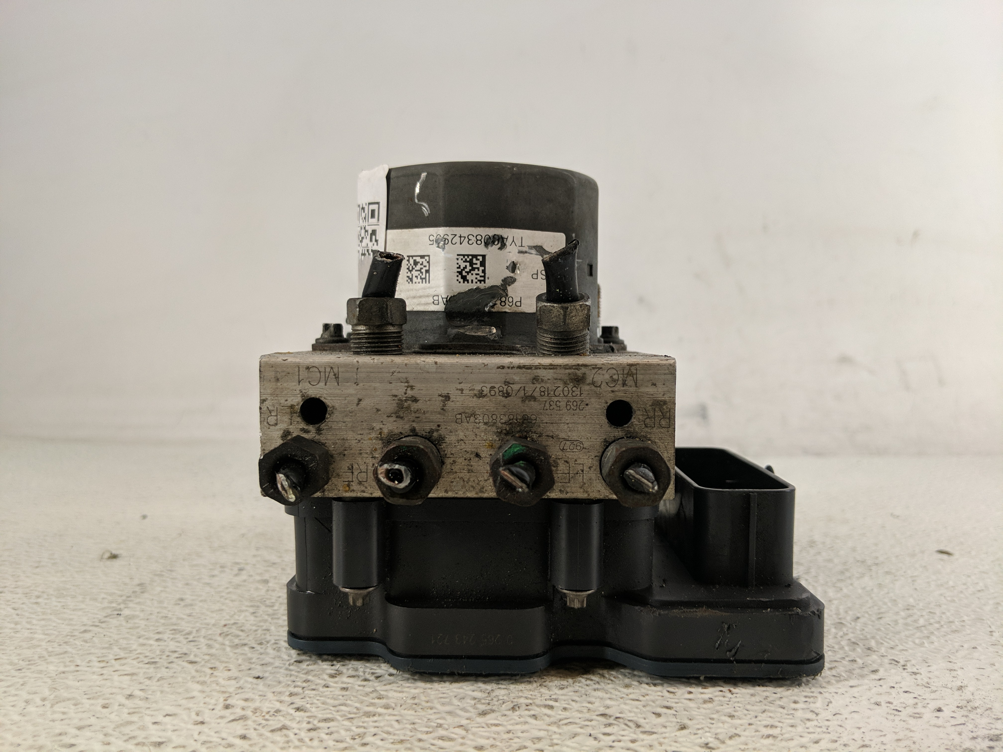 Dodge Caravan Abs Pump Control Module 1195034 - Oemusedautoparts1.com