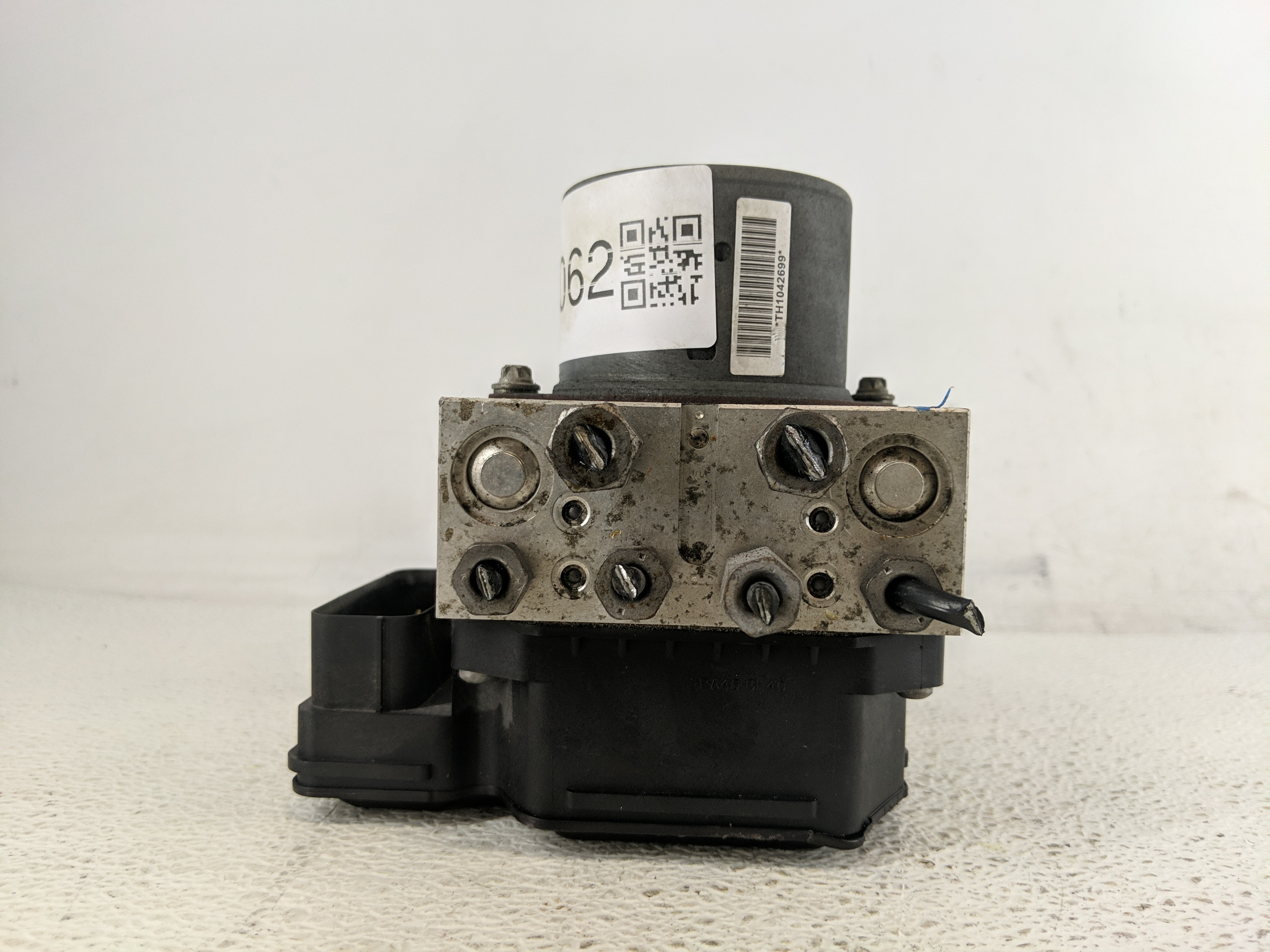 2013-2014 Ford Mustang Abs Pump Control Module 1195062 - Oemusedautoparts1.com