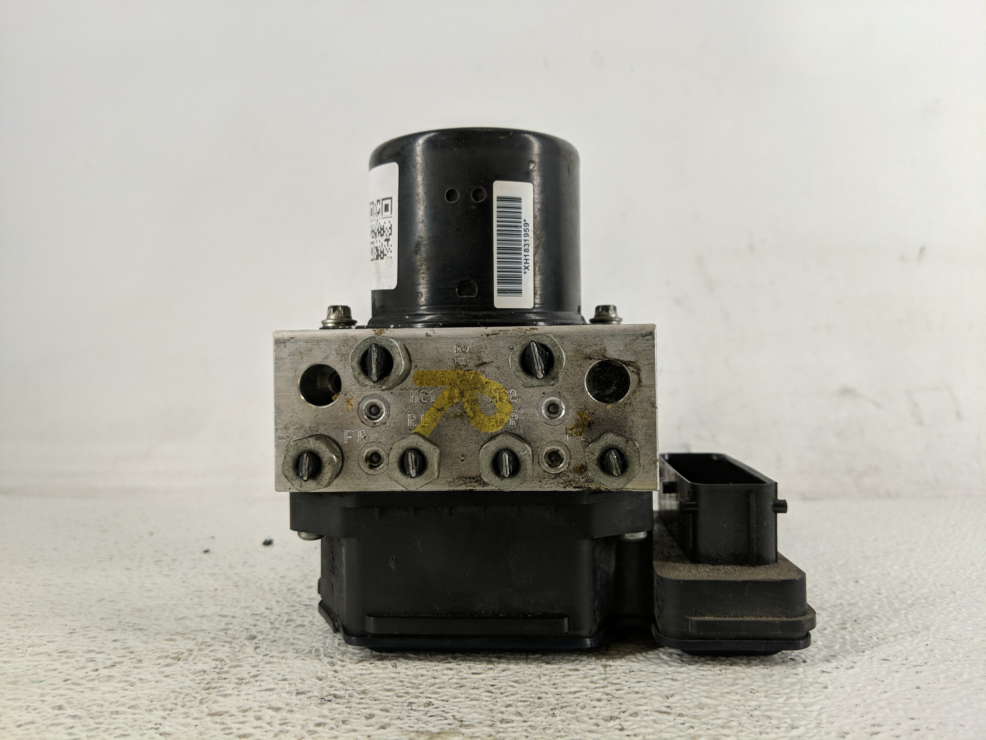 2013-2016 Chevrolet Malibu Abs Pump Control Module 1195107 - Oemusedautoparts1.com