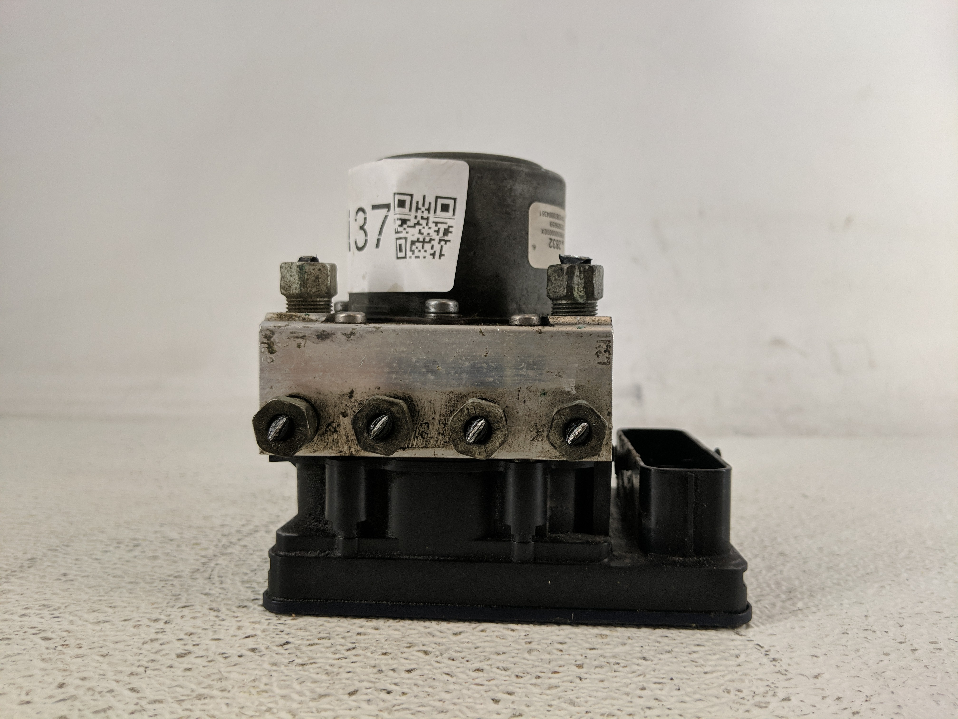 2014-2016 Chevrolet Impala Abs Pump Control Module 1195137 - Oemusedautoparts1.com