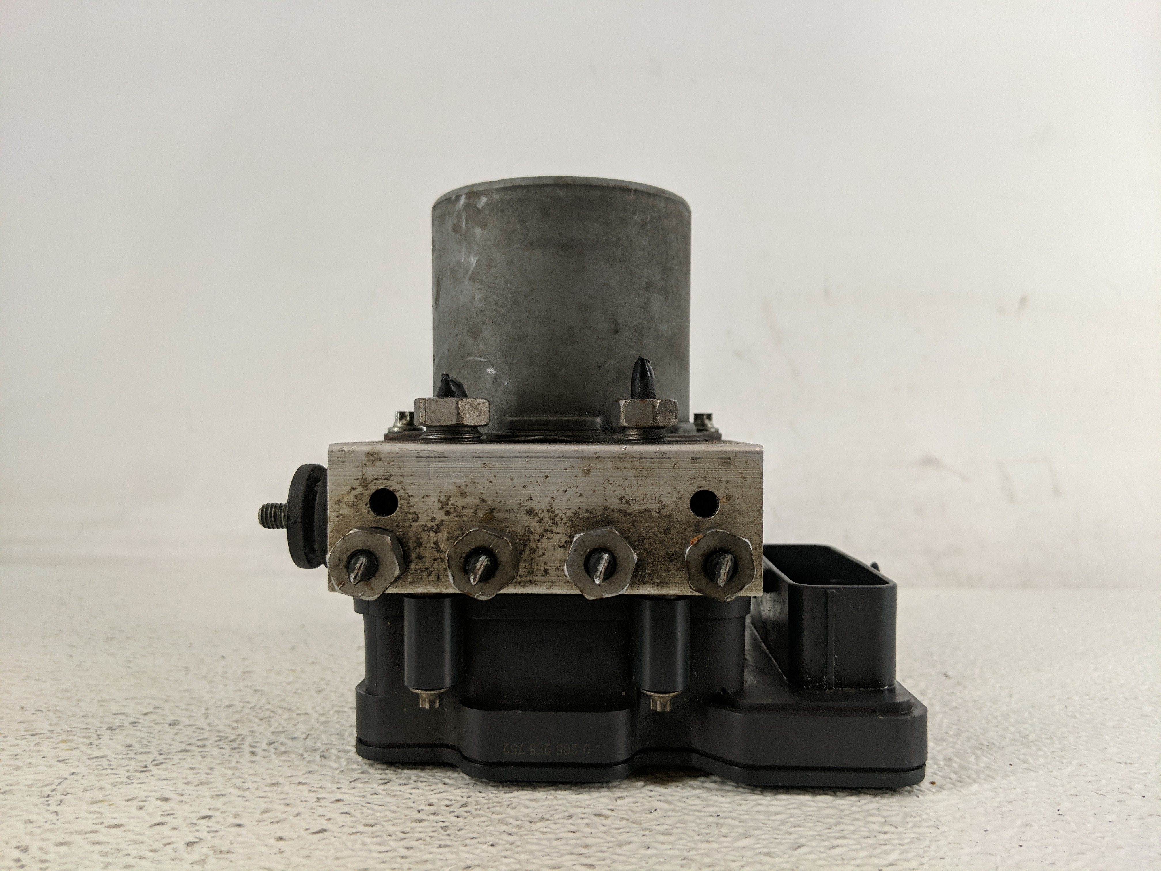 2017-2018 Ford F-150 Abs Pump Control Module 1195147 - Oemusedautoparts1.com