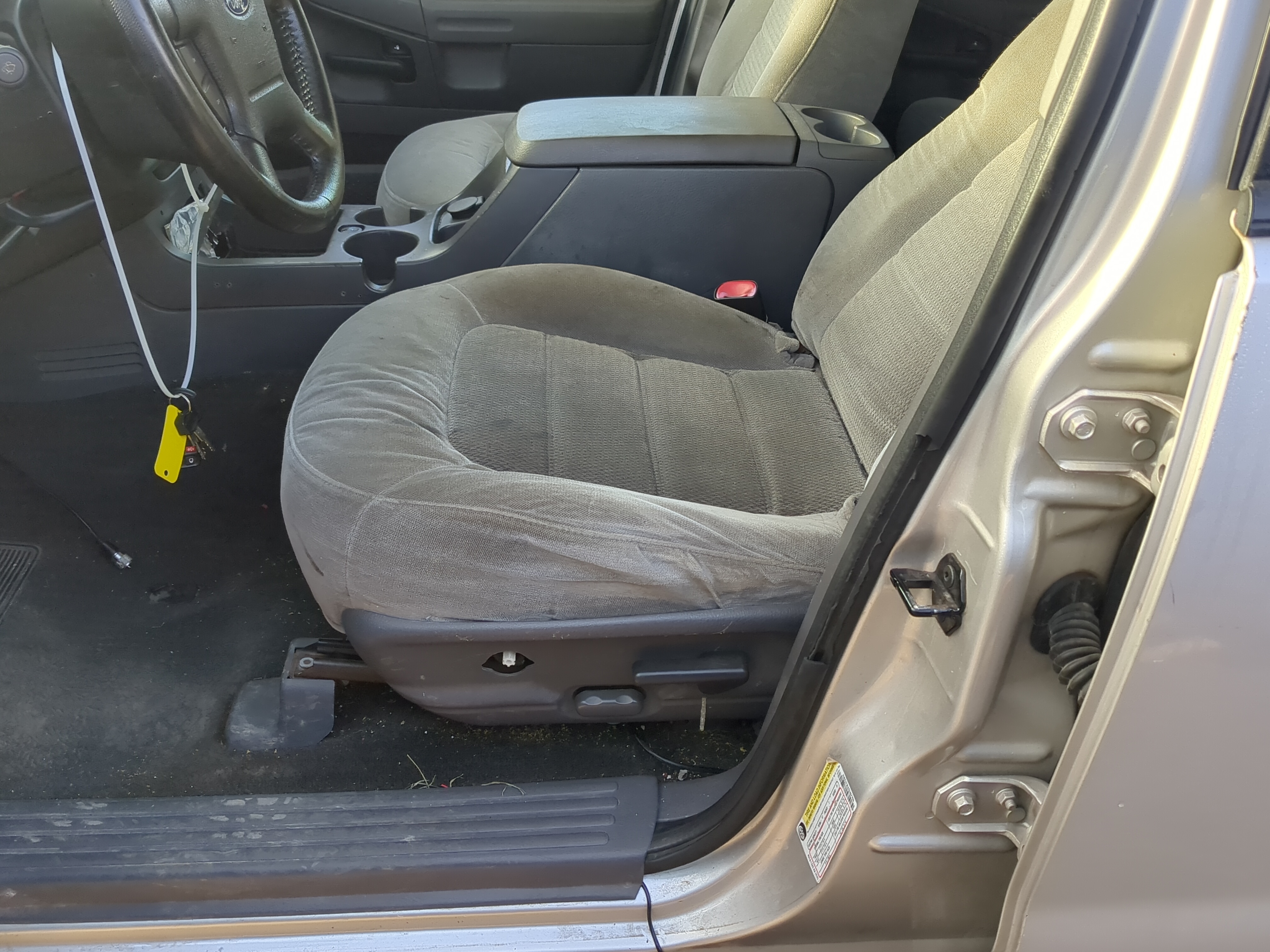 2005-2005 Ford Explorer Driver Front Seat Oem 1195193 - Oemusedautoparts1.com