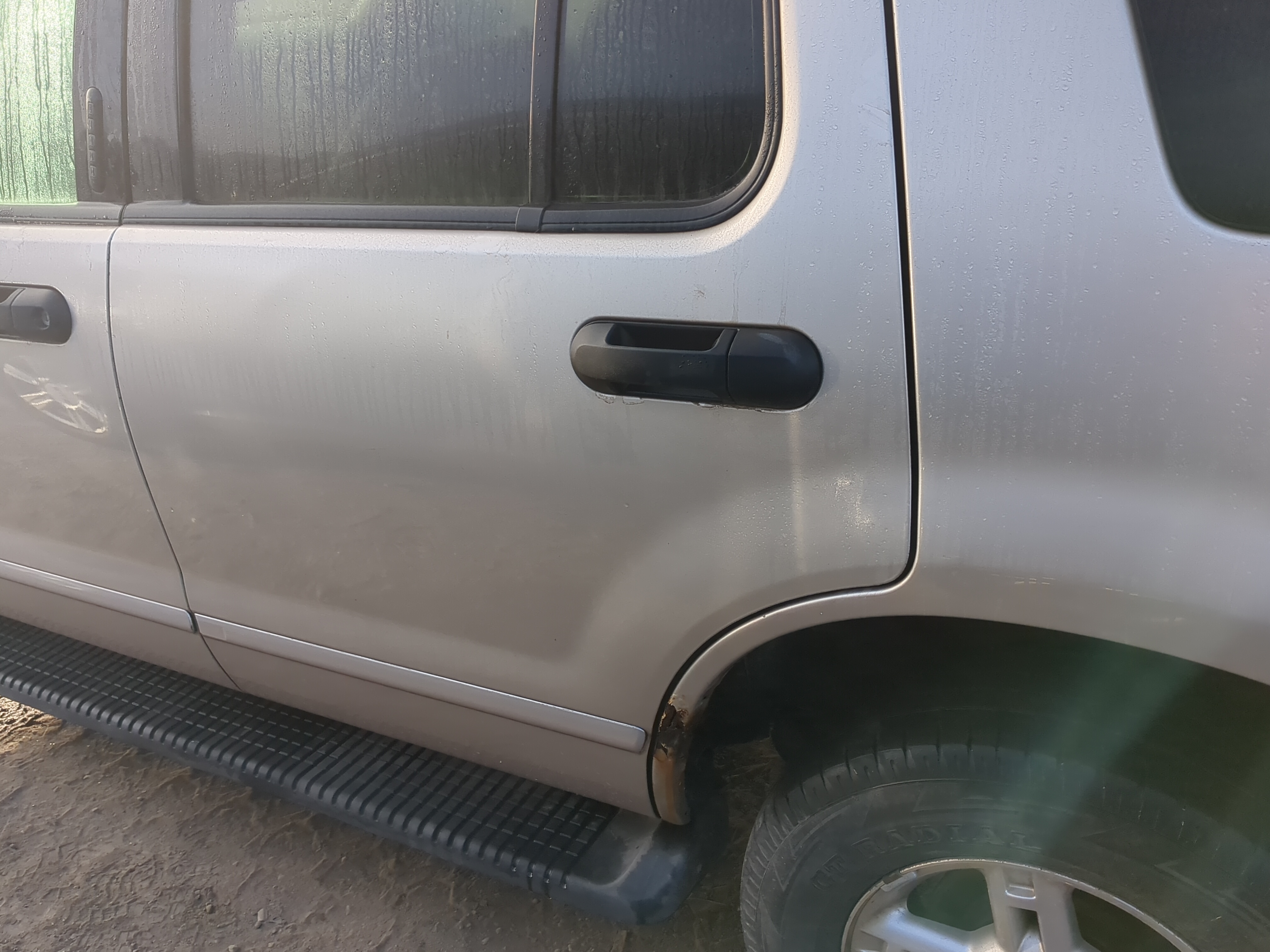 2002-2005 Ford Explorer Driver Rear Door Oem 1195240 - Oemusedautoparts1.com