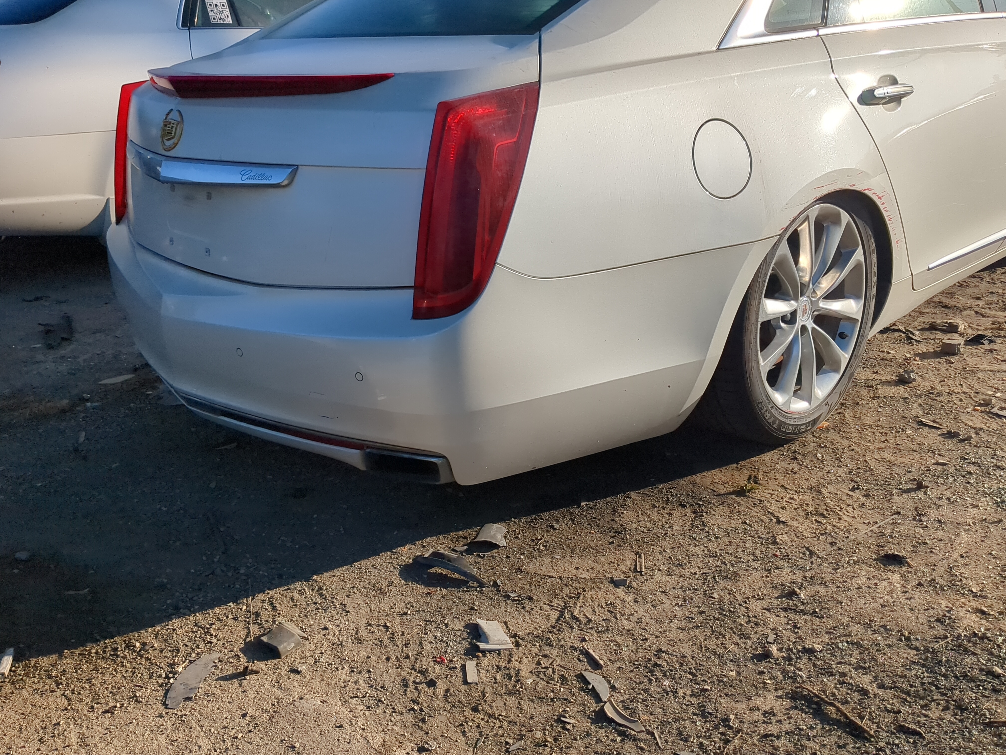 2013-2013 Cadillac Xts Rear Bumper Assembly Oem 1195506 - Oemusedautoparts1.com