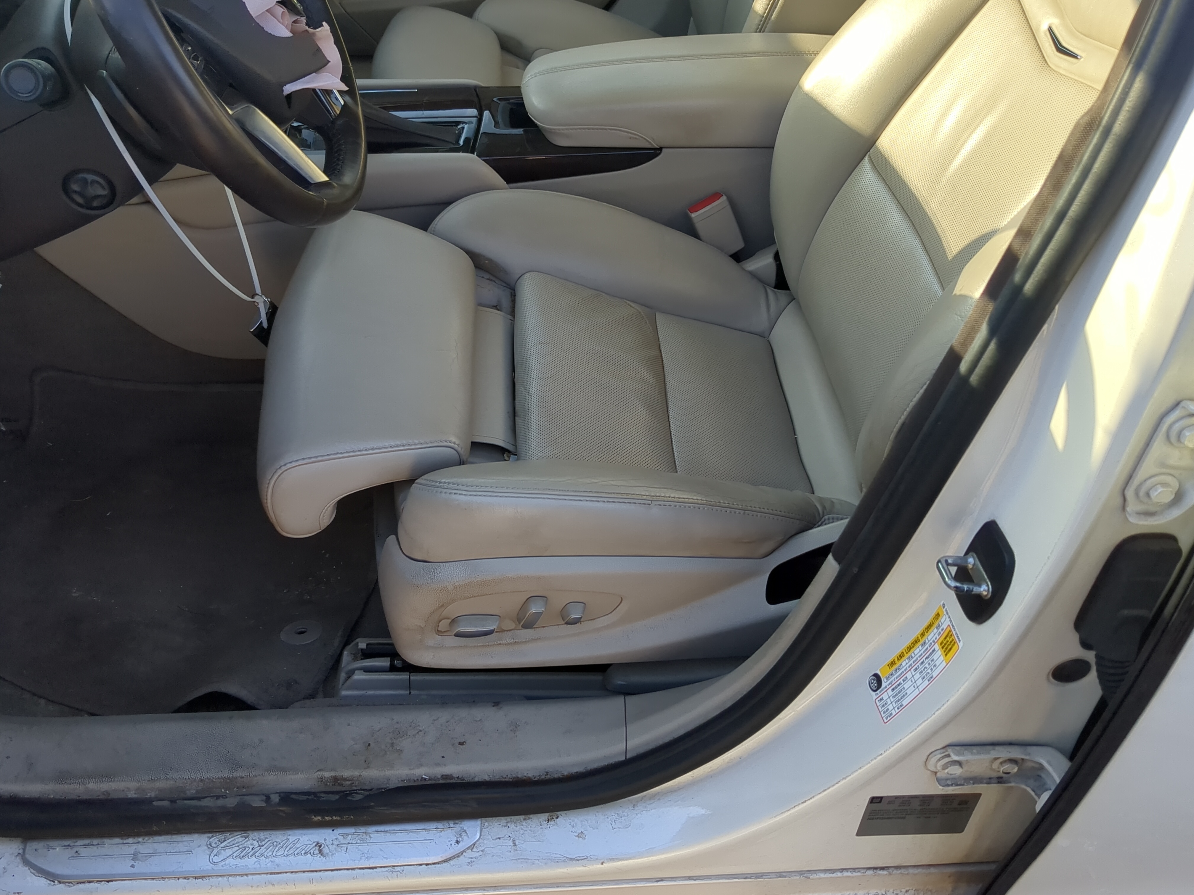 2013-2014 Cadillac Xts Driver Front Seat Oem 1195519 - Oemusedautoparts1.com