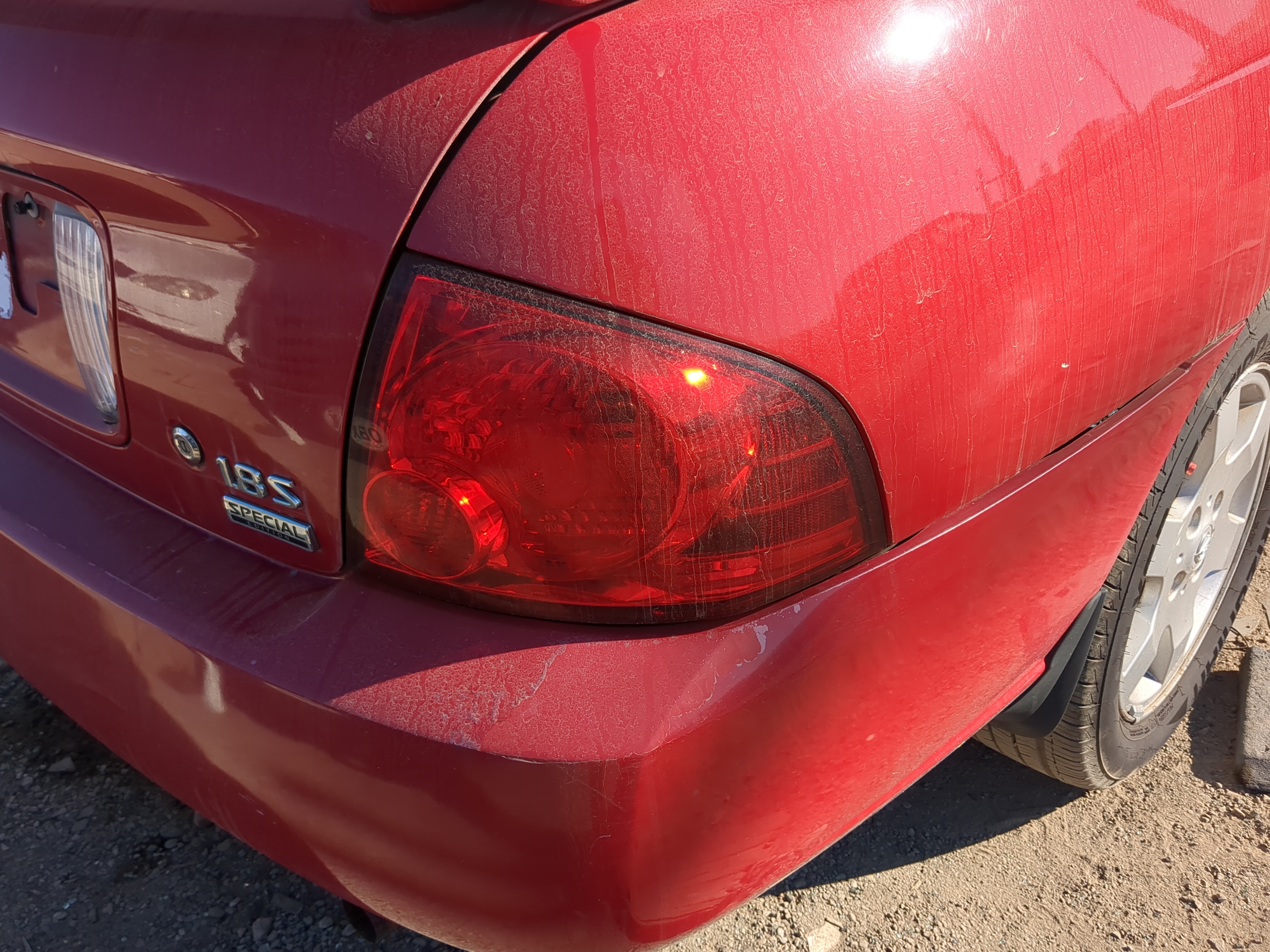 Picture of 2004-2006 Nissan Sentra Passenger Right Side Tail Light Taillight Oem 1195946